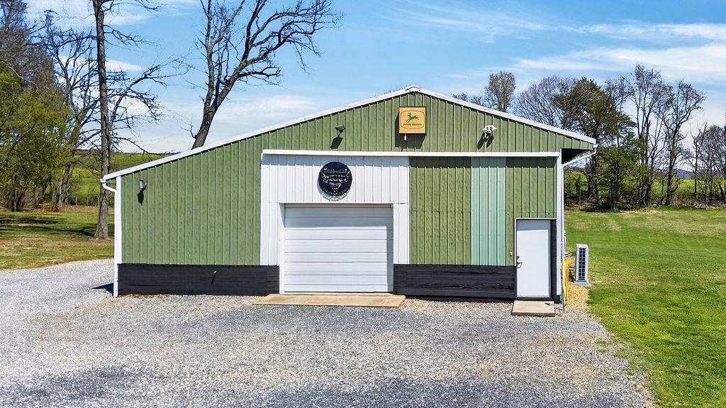 329 RED HILL RD, FAIRFIELD, Virginia 24435, 3 Bedrooms Bedrooms, ,3 BathroomsBathrooms,Residential,329 RED HILL RD,675659 MLS # 675659