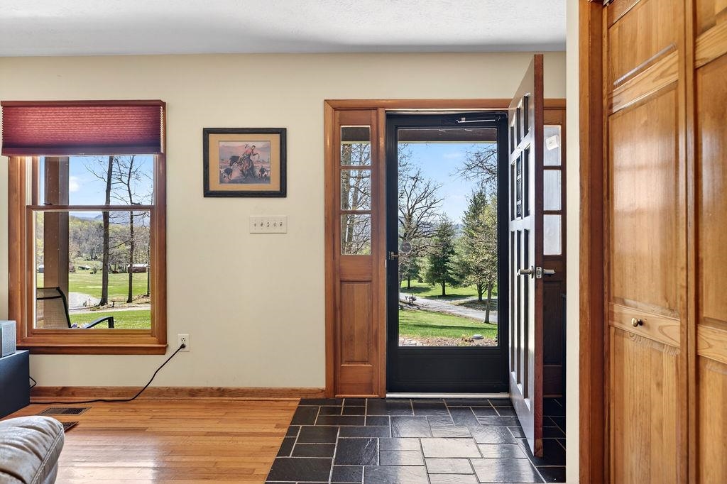 329 RED HILL RD, FAIRFIELD, Virginia 24435, 3 Bedrooms Bedrooms, ,3 BathroomsBathrooms,Residential,329 RED HILL RD,675659 MLS # 675659