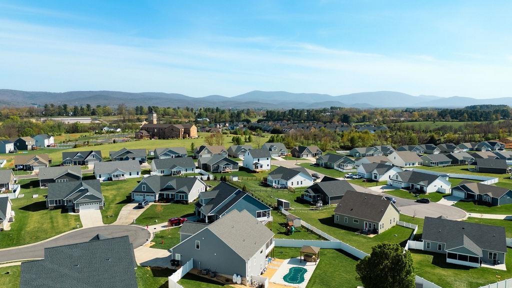 135 LANGLEY DR, WAYNESBORO, Virginia 22980, 3 Bedrooms Bedrooms, ,2 BathroomsBathrooms,Residential,135 LANGLEY DR,675660 MLS # 675660