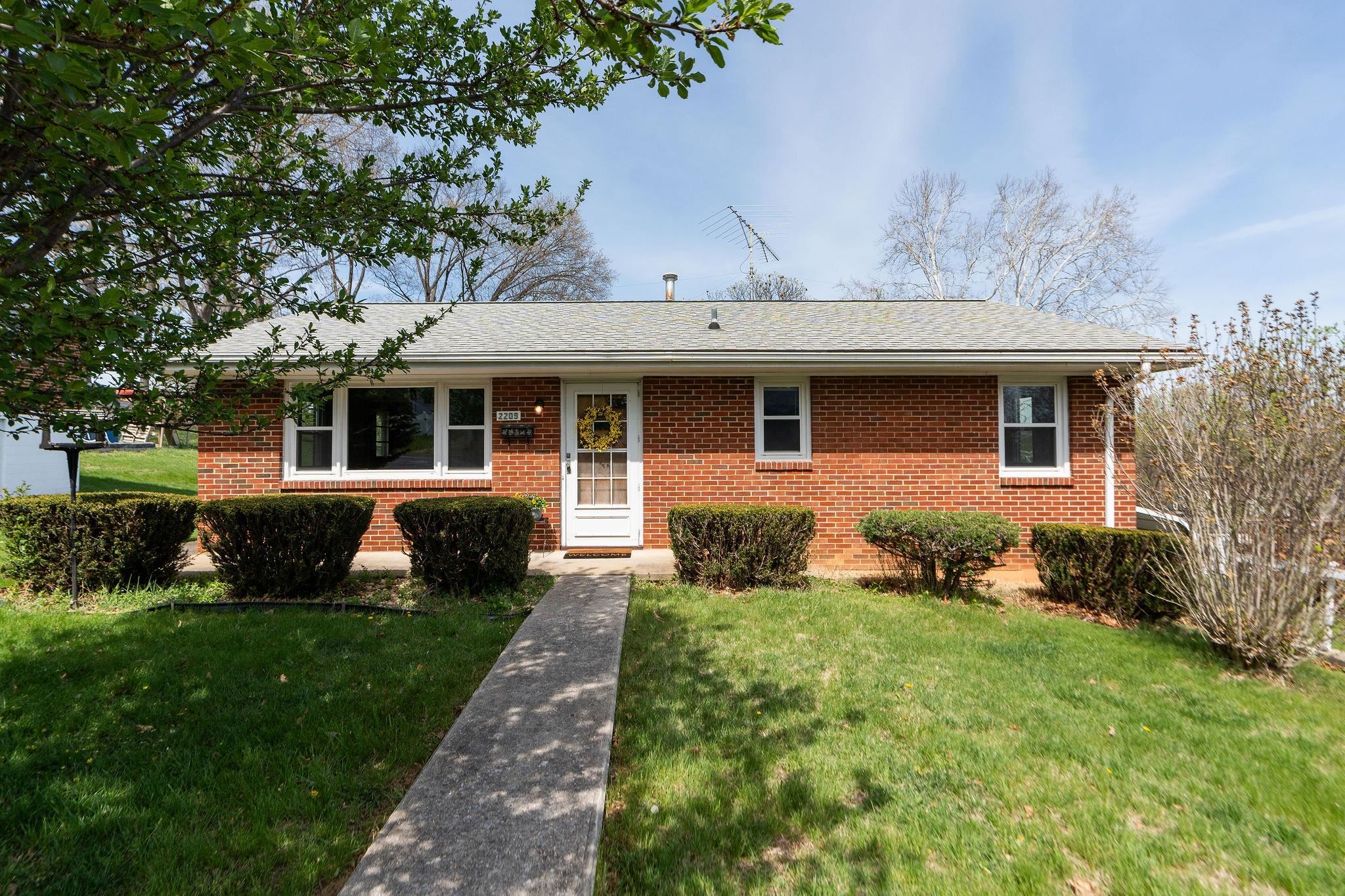 2209 THIRD ST, STAUNTON, Virginia 24401, 3 Bedrooms Bedrooms, ,1 BathroomBathrooms,Residential,2209 THIRD ST,675662 MLS # 675662