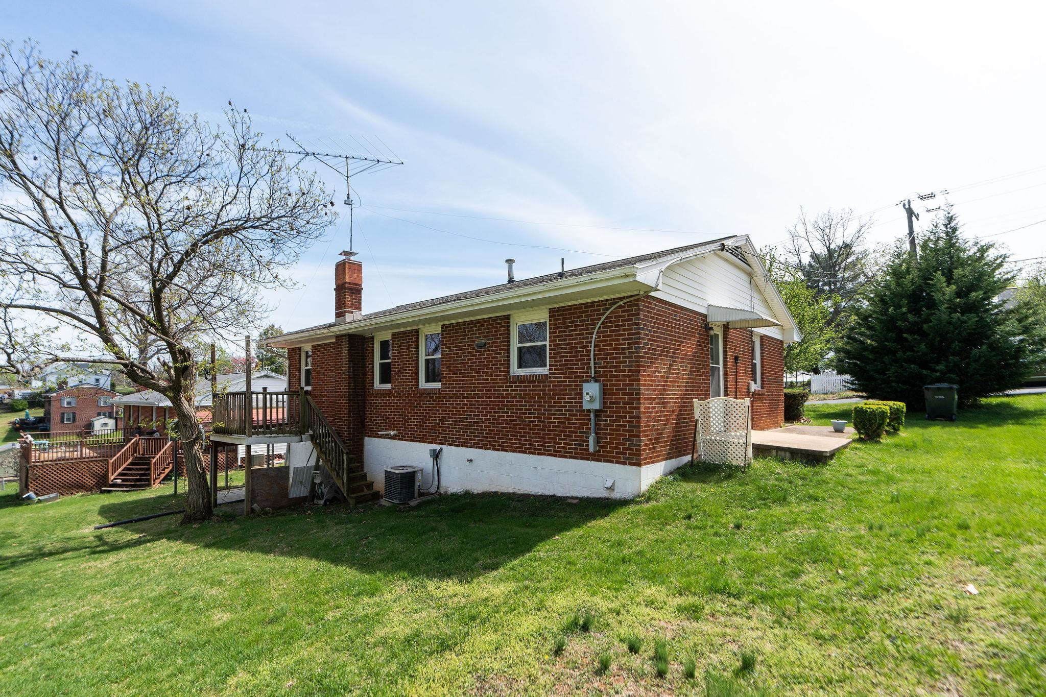 2209 THIRD ST, STAUNTON, Virginia 24401, 3 Bedrooms Bedrooms, ,1 BathroomBathrooms,Residential,2209 THIRD ST,675662 MLS # 675662