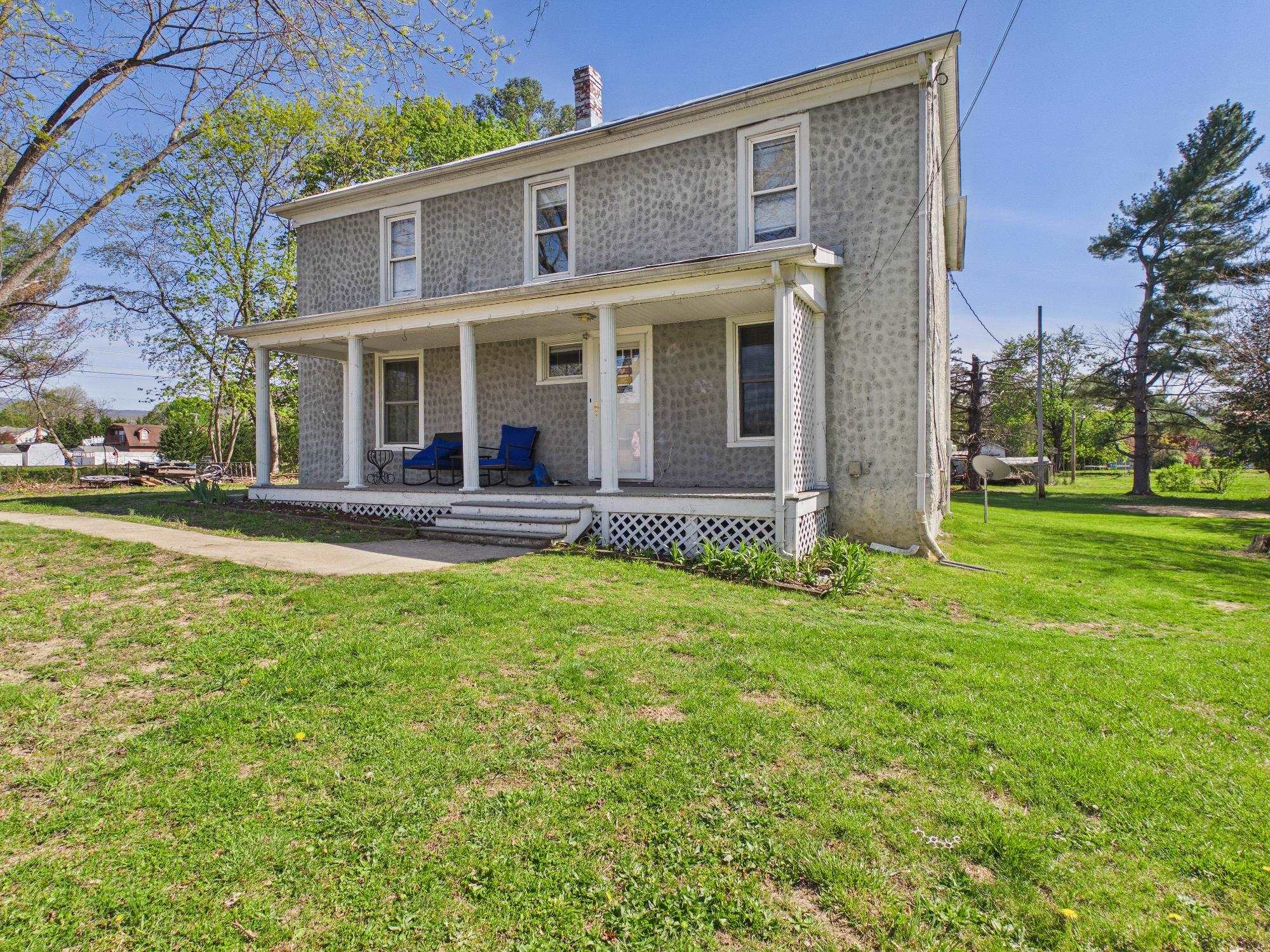 417 W SPRING AVE, ELKTON, Virginia 22827, 5 Bedrooms Bedrooms, ,2 BathroomsBathrooms,Residential,417 W SPRING AVE,675666 MLS # 675666