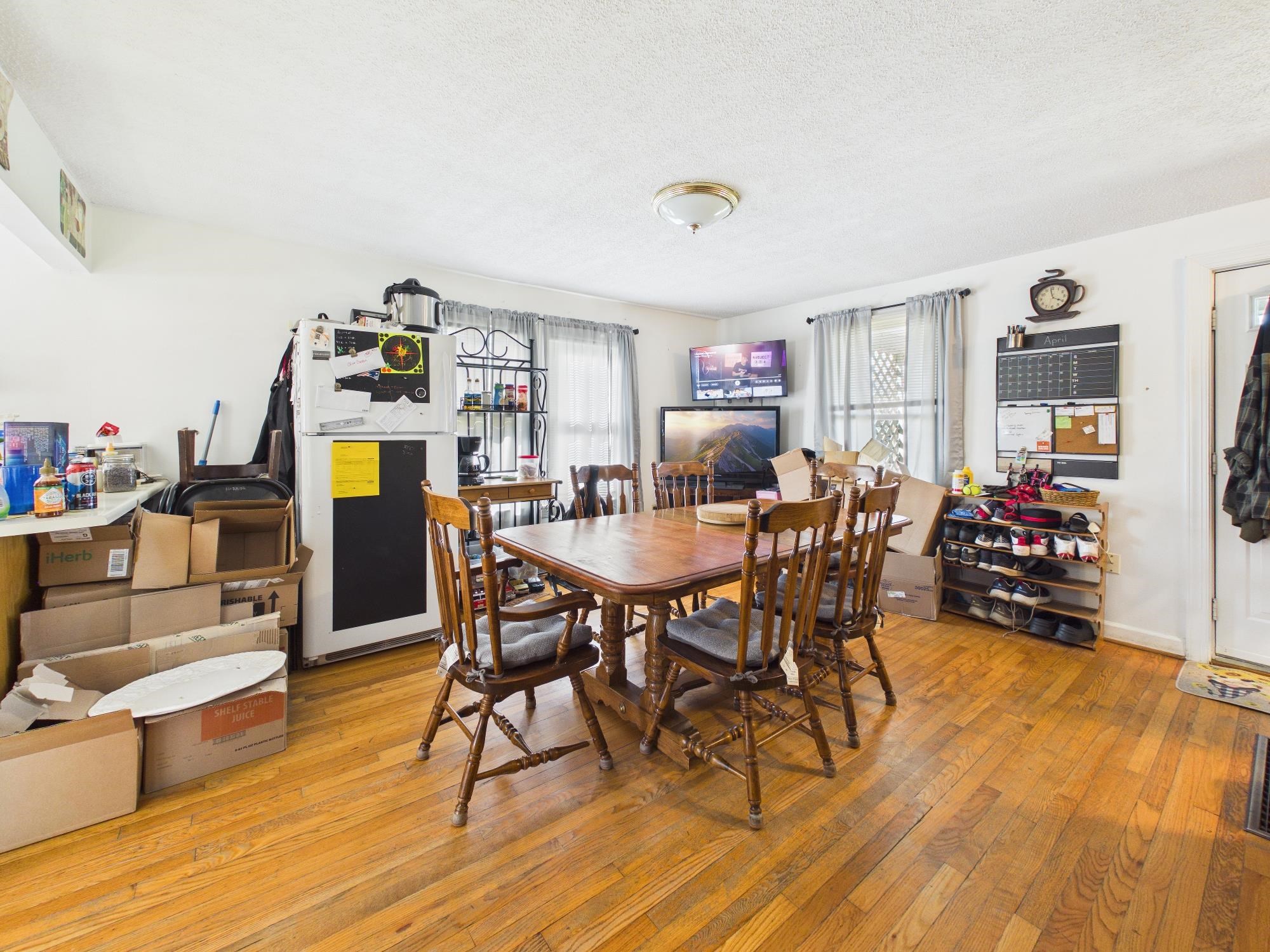 417 W SPRING AVE, ELKTON, Virginia 22827, 5 Bedrooms Bedrooms, ,2 BathroomsBathrooms,Residential,417 W SPRING AVE,675666 MLS # 675666