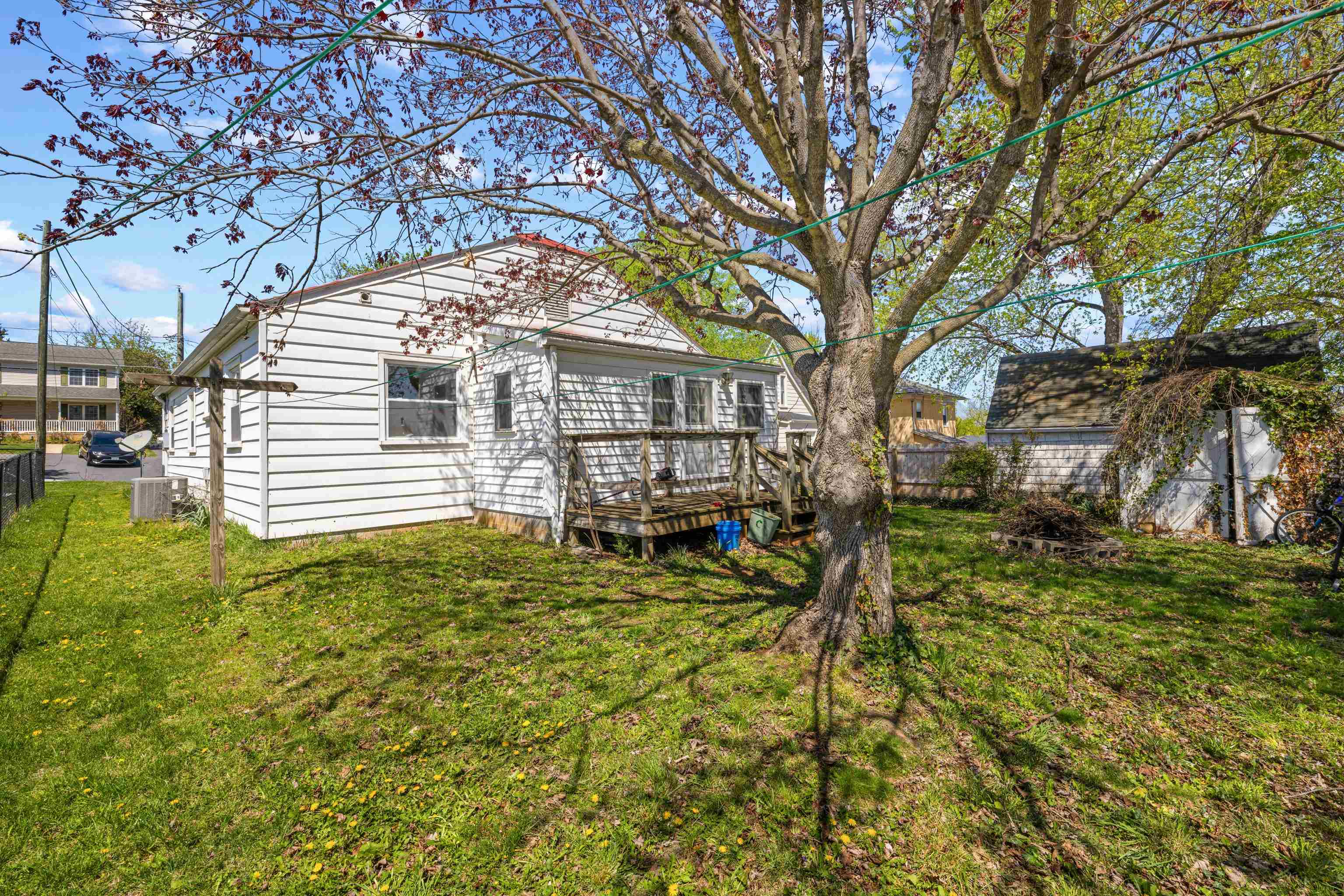 139 STRAITH ST, STAUNTON, Virginia 24401, 3 Bedrooms Bedrooms, ,1 BathroomBathrooms,Residential,139 STRAITH ST,675668 MLS # 675668