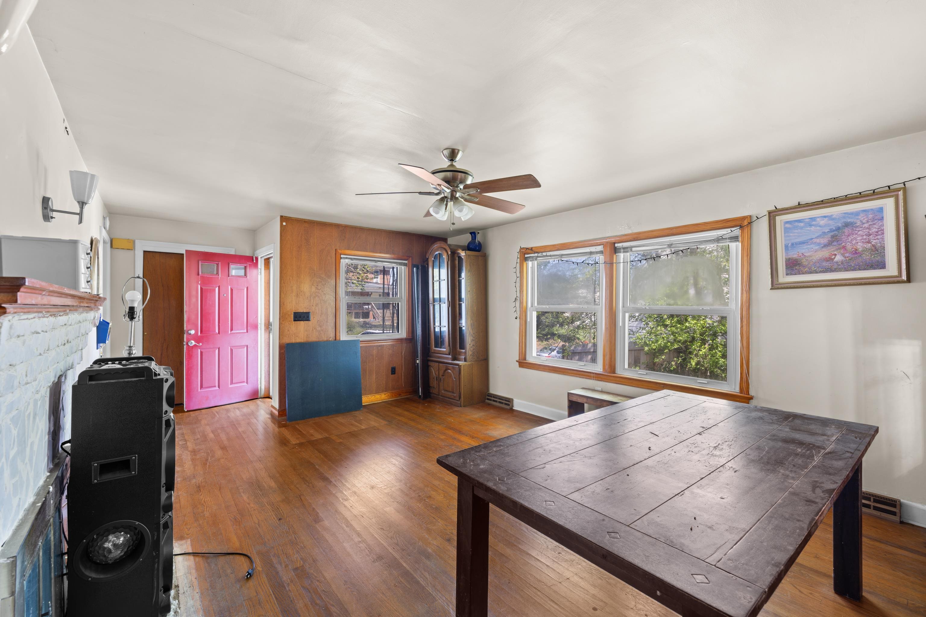 139 STRAITH ST, STAUNTON, Virginia 24401, 3 Bedrooms Bedrooms, ,1 BathroomBathrooms,Residential,139 STRAITH ST,675668 MLS # 675668