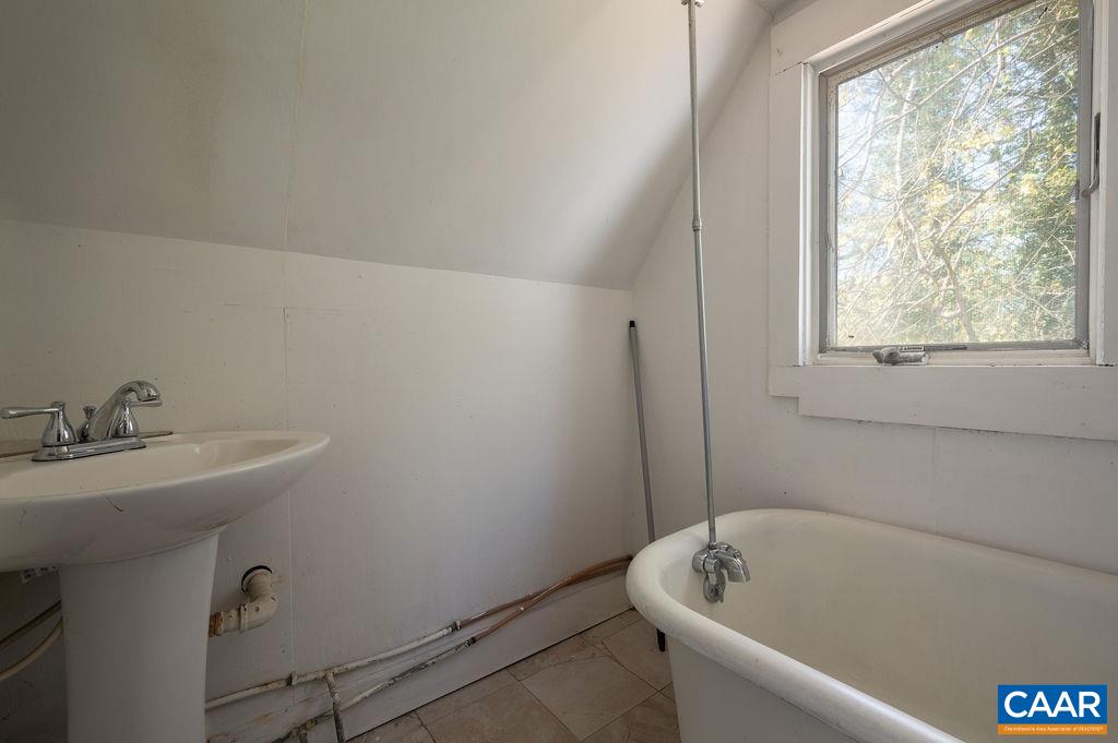 2401 FONTAINE AVE, CHARLOTTESVILLE, Virginia 22903, 6 Bedrooms Bedrooms, ,4 BathroomsBathrooms,Residential,2401 FONTAINE AVE,675672 MLS # 675672 2401 FONTAINE AVE, CHARLOTTESVILLE, Virginia 22903, 6 Bedrooms Bedrooms, ,4 BathroomsBathrooms,Residential,2401 FONTAINE AVE,675672 MLS # 675672