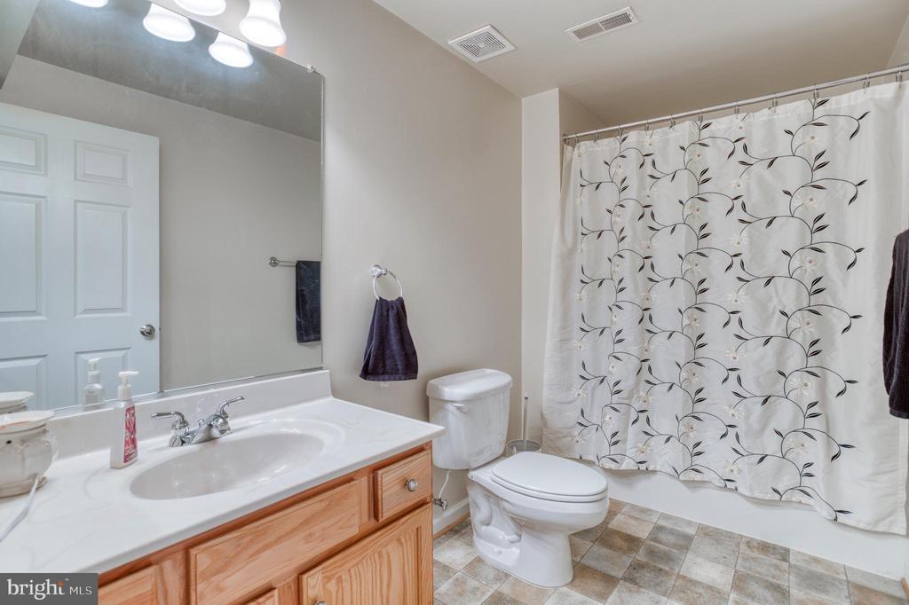 19272 WINDSONG CT, CULPEPER, Virginia 22701, 3 Bedrooms Bedrooms, ,3 BathroomsBathrooms,Residential,19272 WINDSONG CT,VACU2013054 MLS # VACU2013054 19272 WINDSONG CT, CULPEPER, Virginia 22701, 3 Bedrooms Bedrooms, ,3 BathroomsBathrooms,Residential,19272 WINDSONG CT,VACU2013054 MLS # VACU2013054