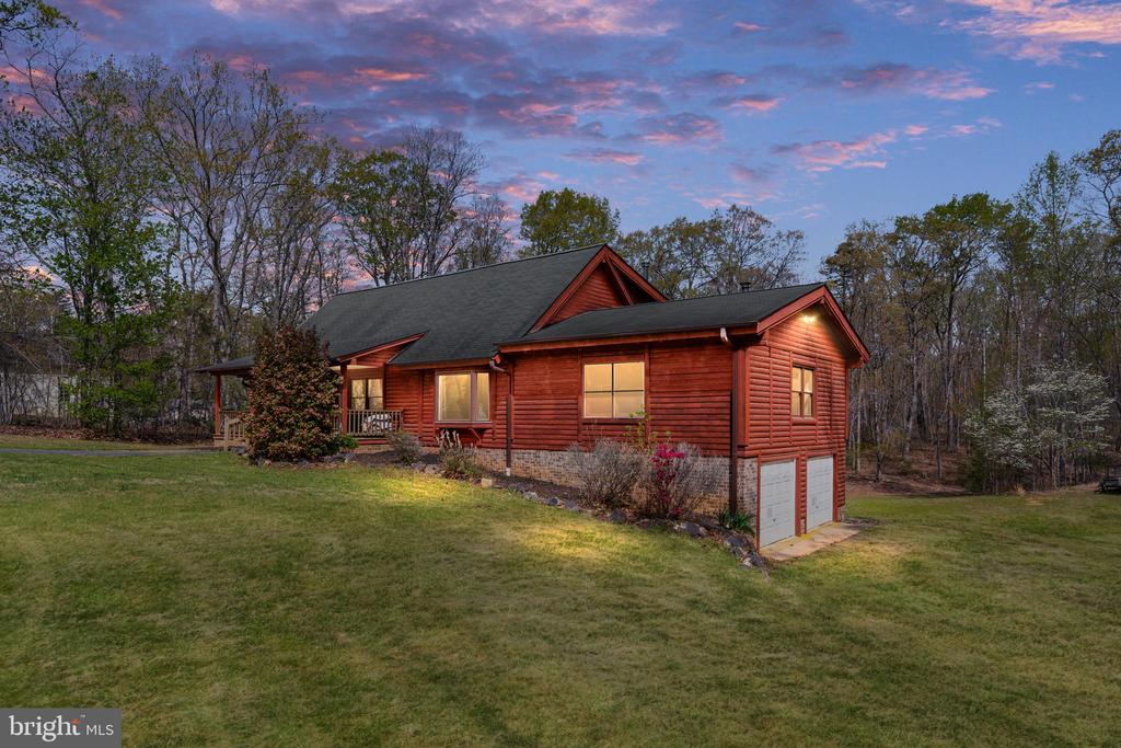 13507 BLACK MEADOW RD, SPOTSYLVANIA, Virginia 22553, 4 Bedrooms Bedrooms, ,2 BathroomsBathrooms,Residential,13507 BLACK MEADOW RD,VASP2040640 MLS # VASP2040640