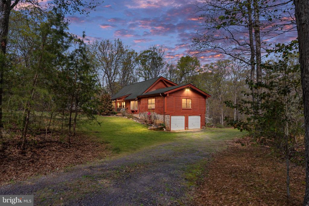 13507 BLACK MEADOW RD, SPOTSYLVANIA, Virginia 22553, 4 Bedrooms Bedrooms, ,2 BathroomsBathrooms,Residential,13507 BLACK MEADOW RD,VASP2040640 MLS # VASP2040640