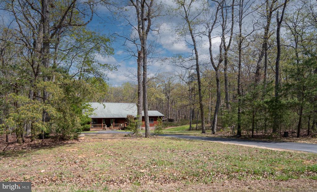 13507 BLACK MEADOW RD, SPOTSYLVANIA, Virginia 22553, 4 Bedrooms Bedrooms, ,2 BathroomsBathrooms,Residential,13507 BLACK MEADOW RD,VASP2040640 MLS # VASP2040640