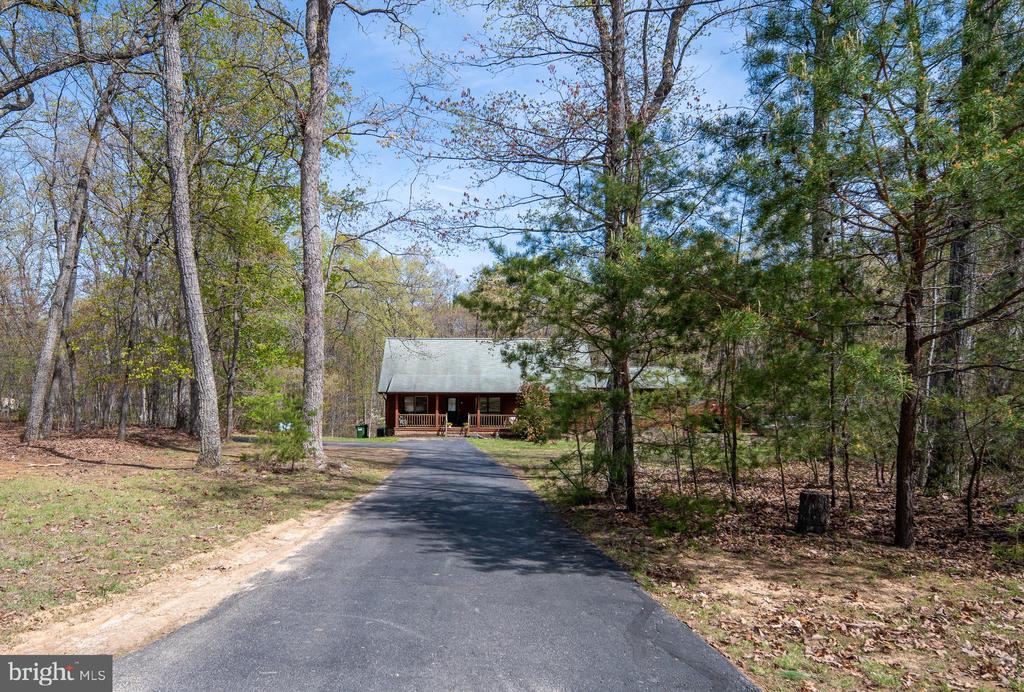 13507 BLACK MEADOW RD, SPOTSYLVANIA, Virginia 22553, 4 Bedrooms Bedrooms, ,2 BathroomsBathrooms,Residential,13507 BLACK MEADOW RD,VASP2040640 MLS # VASP2040640