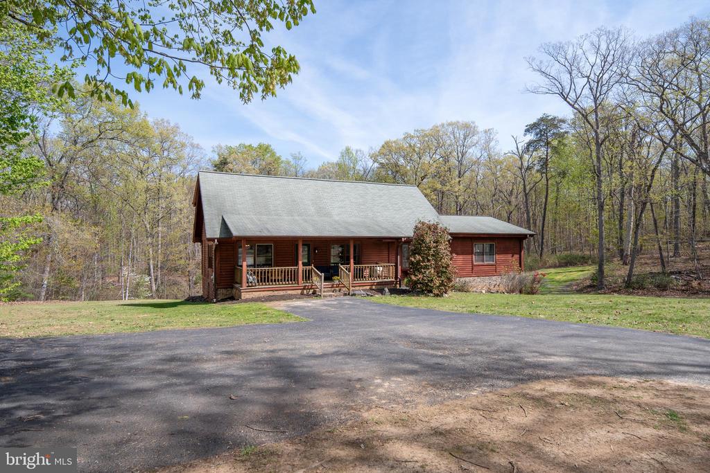 13507 BLACK MEADOW RD, SPOTSYLVANIA, Virginia 22553, 4 Bedrooms Bedrooms, ,2 BathroomsBathrooms,Residential,13507 BLACK MEADOW RD,VASP2040640 MLS # VASP2040640