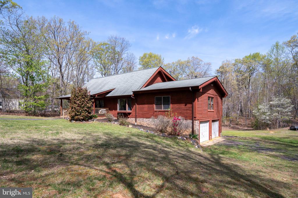 13507 BLACK MEADOW RD, SPOTSYLVANIA, Virginia 22553, 4 Bedrooms Bedrooms, ,2 BathroomsBathrooms,Residential,13507 BLACK MEADOW RD,VASP2040640 MLS # VASP2040640