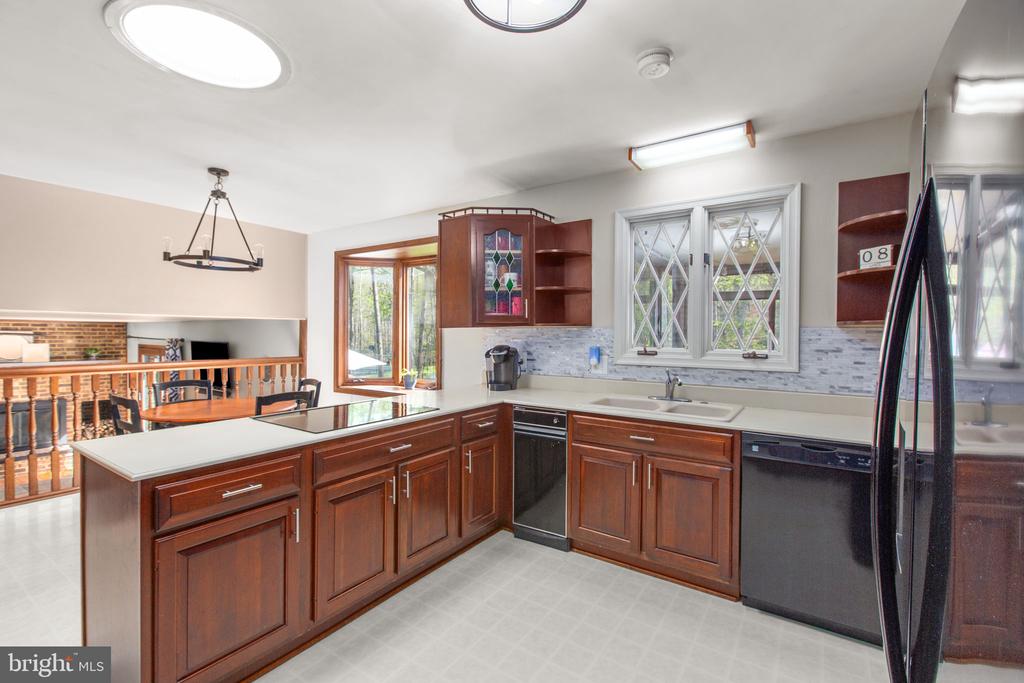 10000 LANDRUM RD, SPOTSYLVANIA, Virginia 22553, 3 Bedrooms Bedrooms, ,3 BathroomsBathrooms,Residential,10000 LANDRUM RD,VASP2040774 MLS # VASP2040774