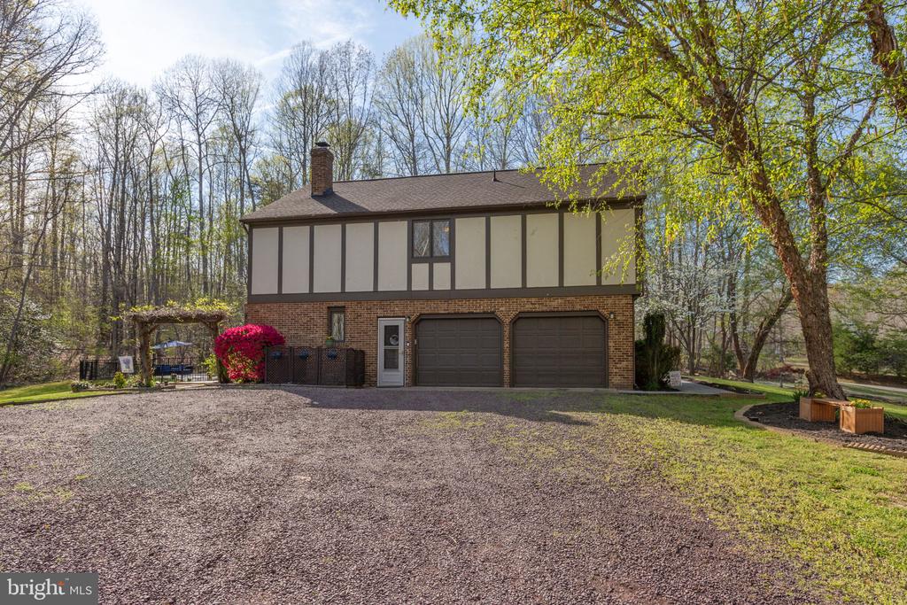 10000 LANDRUM RD, SPOTSYLVANIA, Virginia 22553, 3 Bedrooms Bedrooms, ,3 BathroomsBathrooms,Residential,10000 LANDRUM RD,VASP2040774 MLS # VASP2040774