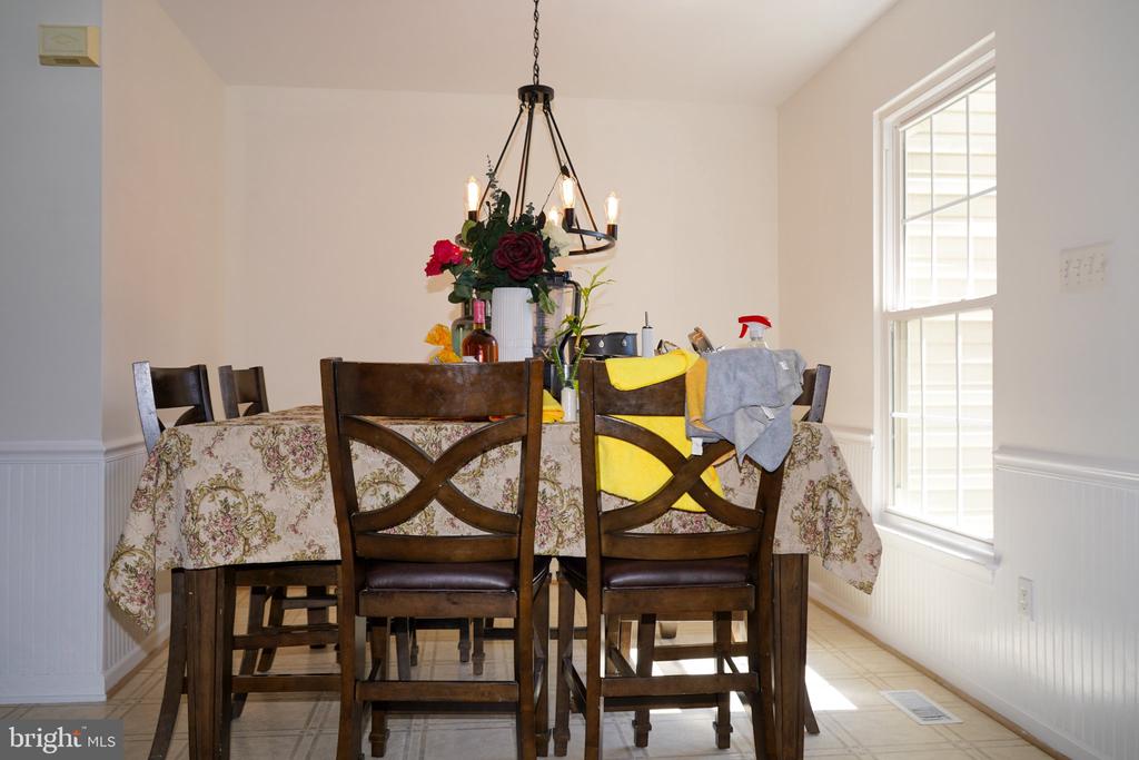 4004 FOUNTAIN BRIDGE CT, FREDERICKSBURG, Virginia 22408, 3 Bedrooms Bedrooms, ,2 BathroomsBathrooms,Residential,NONE AVAILABLE,4004 FOUNTAIN BRIDGE CT,VASP2040862 MLS # VASP2040862
