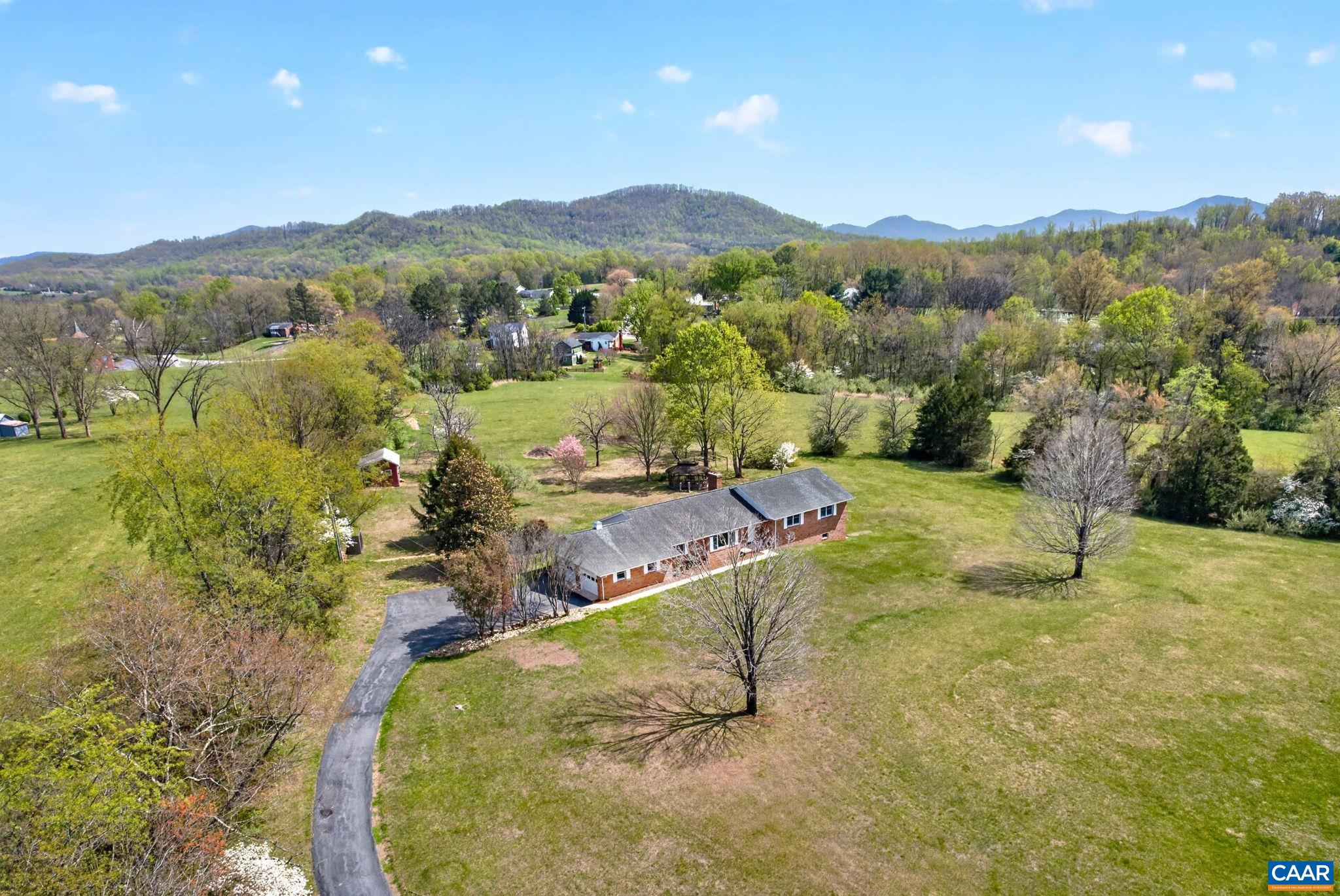 10694 ROCKFISH VALLEY HWY, AFTON, Virginia 22920, 3 Bedrooms Bedrooms, ,2 BathroomsBathrooms,Residential,10694 ROCKFISH VALLEY HWY,675661 MLS # 675661