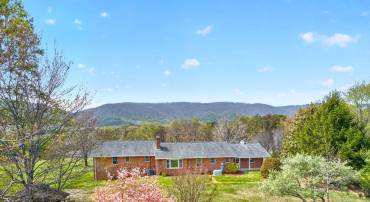 10694 ROCKFISH VALLEY HWY, AFTON, Virginia 22920, 3 Bedrooms Bedrooms, ,2 BathroomsBathrooms,Residential,10694 ROCKFISH VALLEY HWY,675661 MLS # 675661