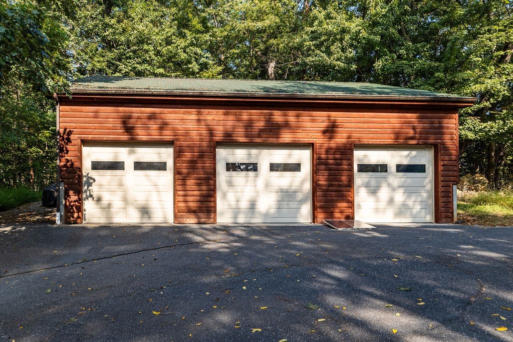 137 CRESTWOOD DR, CHURCHVILLE, Virginia 24421, 3 Bedrooms Bedrooms, ,3 BathroomsBathrooms,Residential,137 CRESTWOOD DR,675681 MLS # 675681