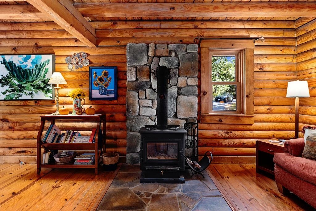 137 CRESTWOOD DR, CHURCHVILLE, Virginia 24421, 3 Bedrooms Bedrooms, ,3 BathroomsBathrooms,Residential,137 CRESTWOOD DR,675681 MLS # 675681