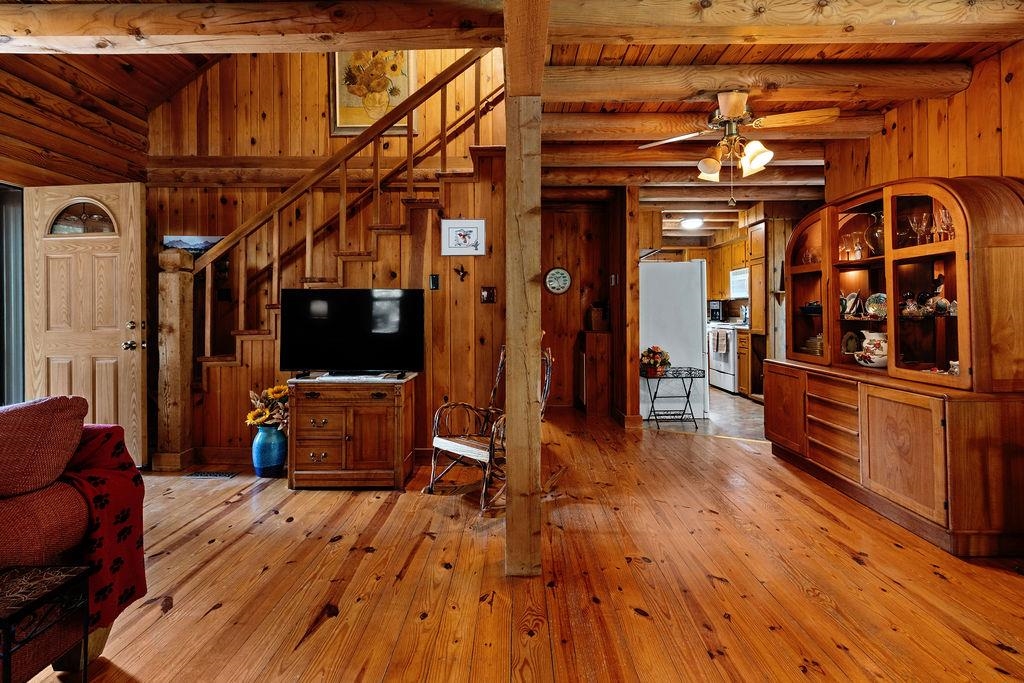 137 CRESTWOOD DR, CHURCHVILLE, Virginia 24421, 3 Bedrooms Bedrooms, ,3 BathroomsBathrooms,Residential,137 CRESTWOOD DR,675681 MLS # 675681