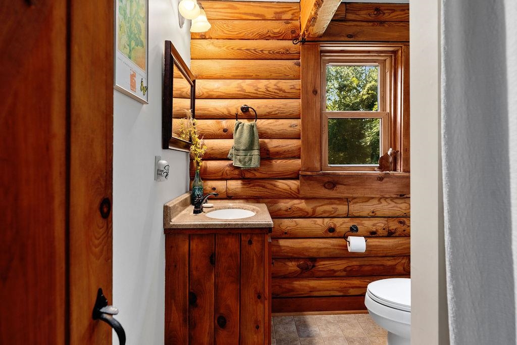 137 CRESTWOOD DR, CHURCHVILLE, Virginia 24421, 3 Bedrooms Bedrooms, ,3 BathroomsBathrooms,Residential,137 CRESTWOOD DR,675681 MLS # 675681