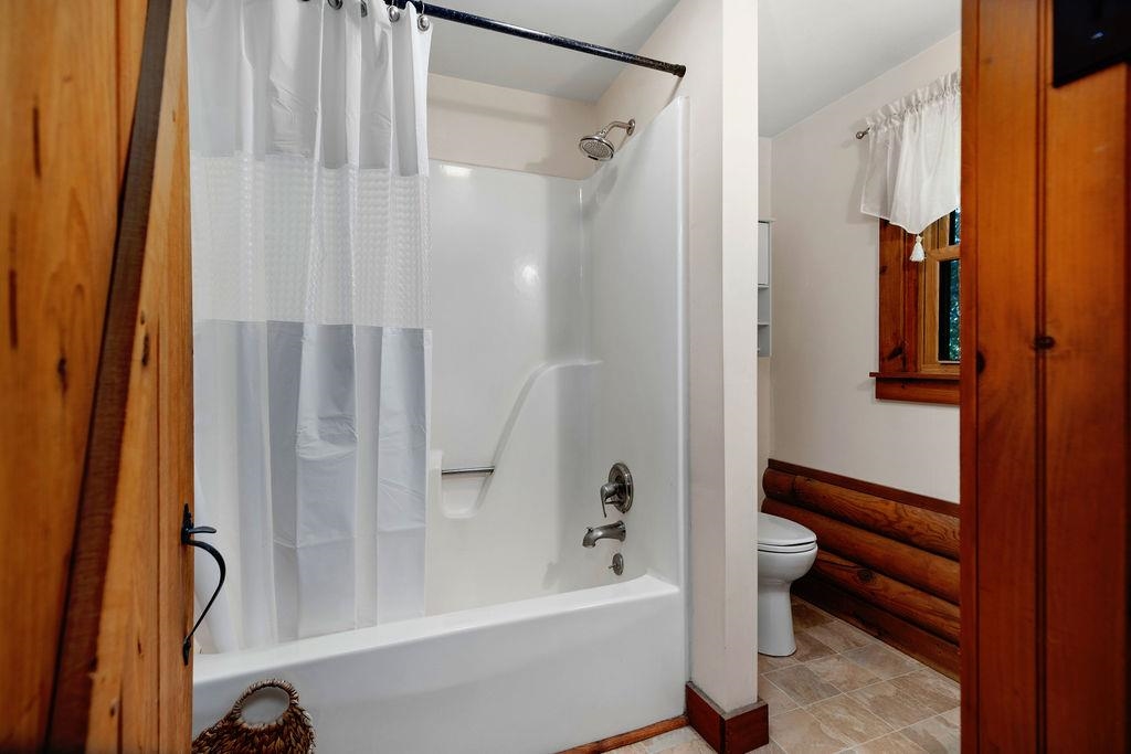 137 CRESTWOOD DR, CHURCHVILLE, Virginia 24421, 3 Bedrooms Bedrooms, ,3 BathroomsBathrooms,Residential,137 CRESTWOOD DR,675681 MLS # 675681