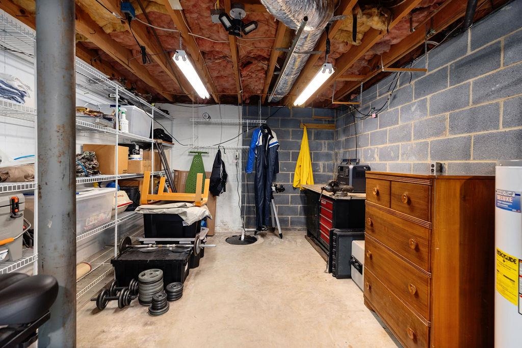 137 CRESTWOOD DR, CHURCHVILLE, Virginia 24421, 3 Bedrooms Bedrooms, ,3 BathroomsBathrooms,Residential,137 CRESTWOOD DR,675681 MLS # 675681