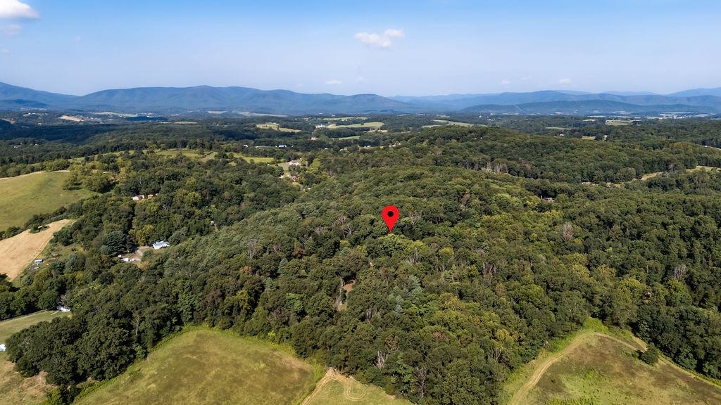 137 CRESTWOOD DR, CHURCHVILLE, Virginia 24421, 3 Bedrooms Bedrooms, ,3 BathroomsBathrooms,Residential,137 CRESTWOOD DR,675681 MLS # 675681