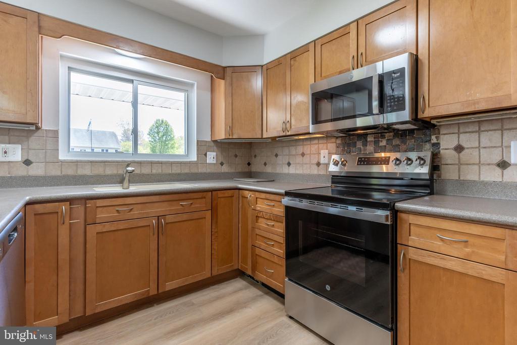 12018 GRANTWOOD DR, FREDERICKSBURG, Virginia 22407, 3 Bedrooms Bedrooms, ,2 BathroomsBathrooms,Residential,12018 GRANTWOOD DR,VASP2040844 MLS # VASP2040844 12018 GRANTWOOD DR, FREDERICKSBURG, Virginia 22407, 3 Bedrooms Bedrooms, ,2 BathroomsBathrooms,Residential,12018 GRANTWOOD DR,VASP2040844 MLS # VASP2040844