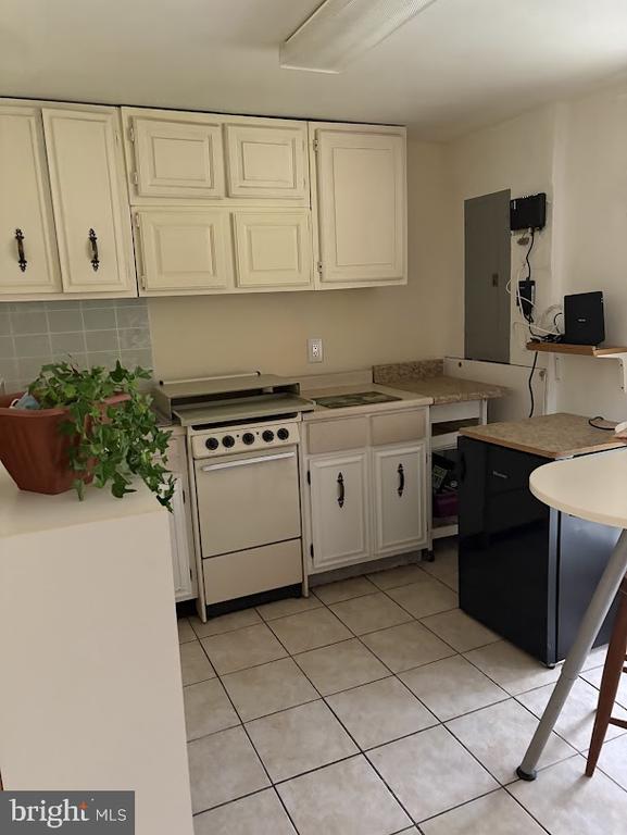 600 OLDE CIR, FREDERICKSBURG, Virginia 22408, 4 Bedrooms Bedrooms, ,2 BathroomsBathrooms,Residential,OLDE GREENWICH,600 OLDE CIR,VASP2040902 MLS # VASP2040902