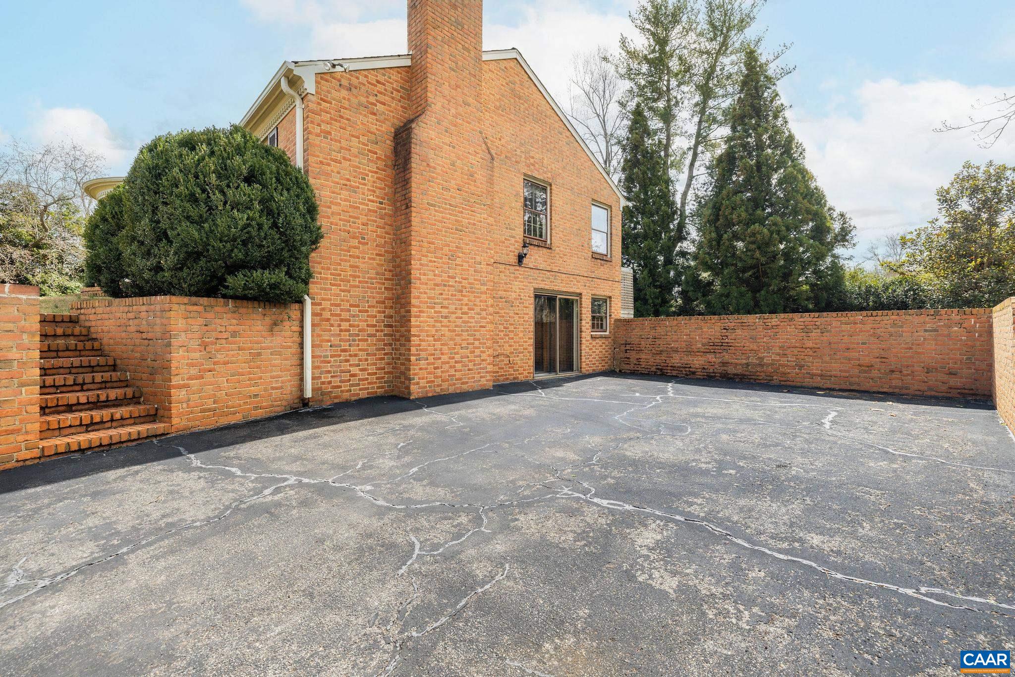 311 GLOUCESTER RD, CHARLOTTESVILLE, Virginia 22901, 5 Bedrooms Bedrooms, ,3 BathroomsBathrooms,Residential,311 GLOUCESTER RD,674598 MLS # 674598