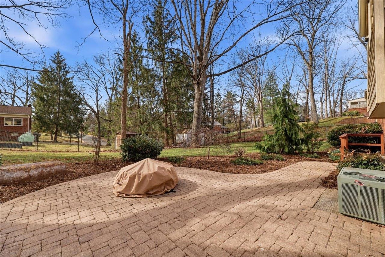 408 ROBIN ST, STAUNTON, Virginia 24401, 3 Bedrooms Bedrooms, ,2 BathroomsBathrooms,Residential,408 ROBIN ST,674844 MLS # 674844