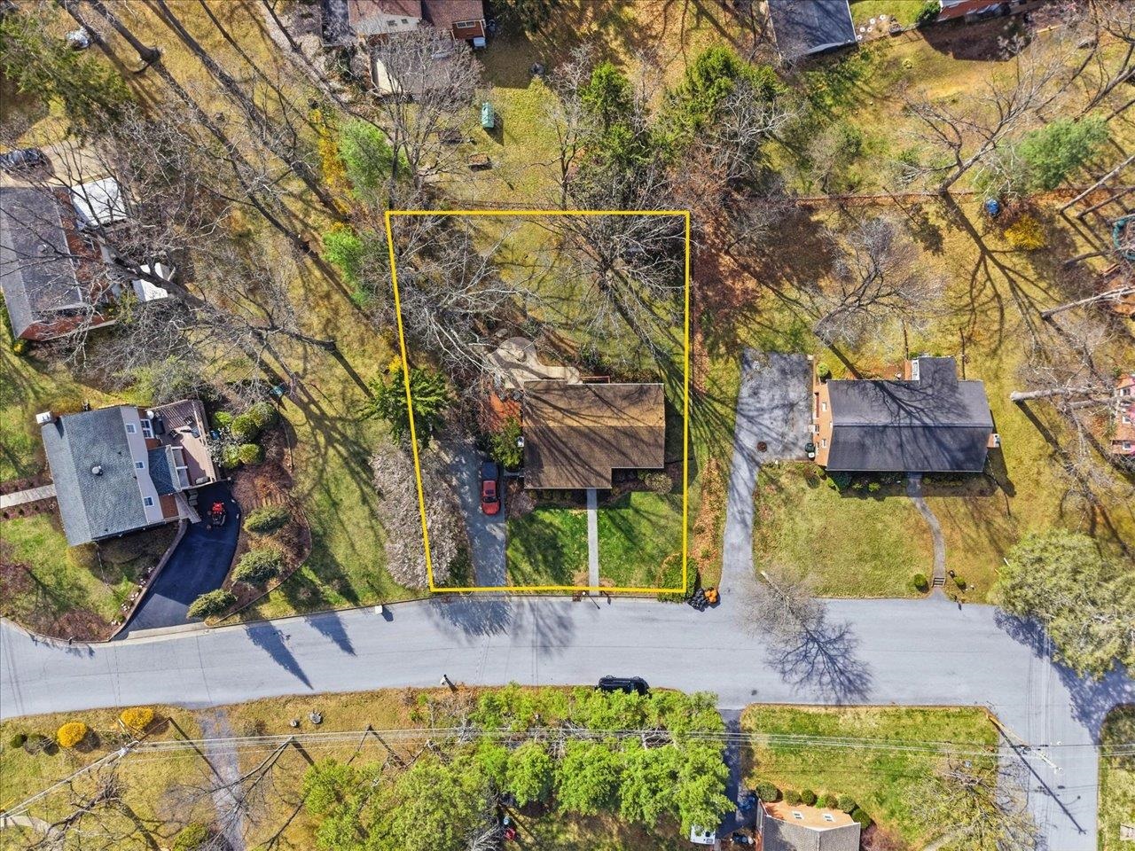 408 ROBIN ST, STAUNTON, Virginia 24401, 3 Bedrooms Bedrooms, ,2 BathroomsBathrooms,Residential,408 ROBIN ST,674844 MLS # 674844