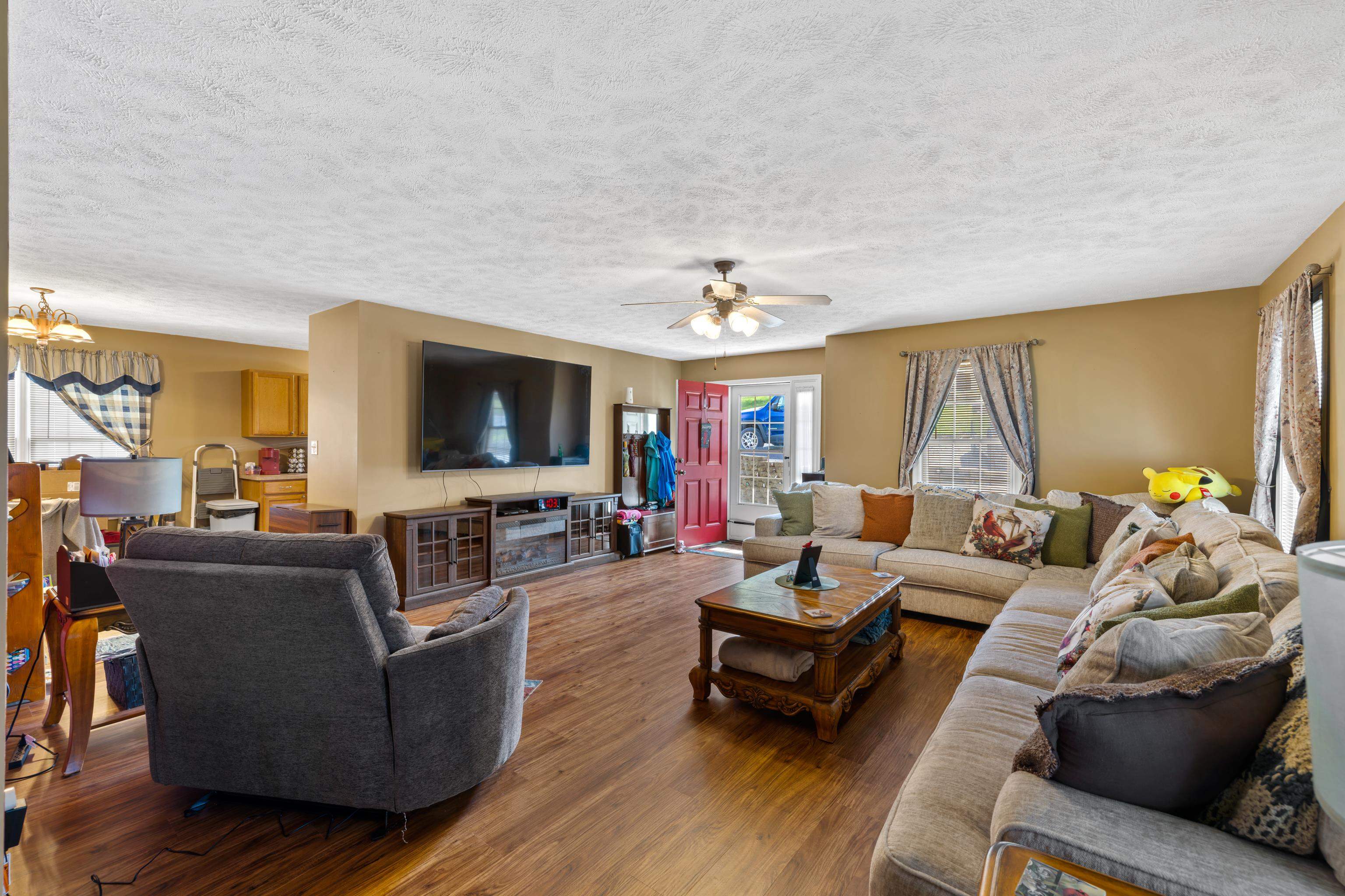 1008 MIDDLEBROOK AVE, STAUNTON, Virginia 24401, 3 Bedrooms Bedrooms, ,2 BathroomsBathrooms,Residential,1008 MIDDLEBROOK AVE,675683 MLS # 675683