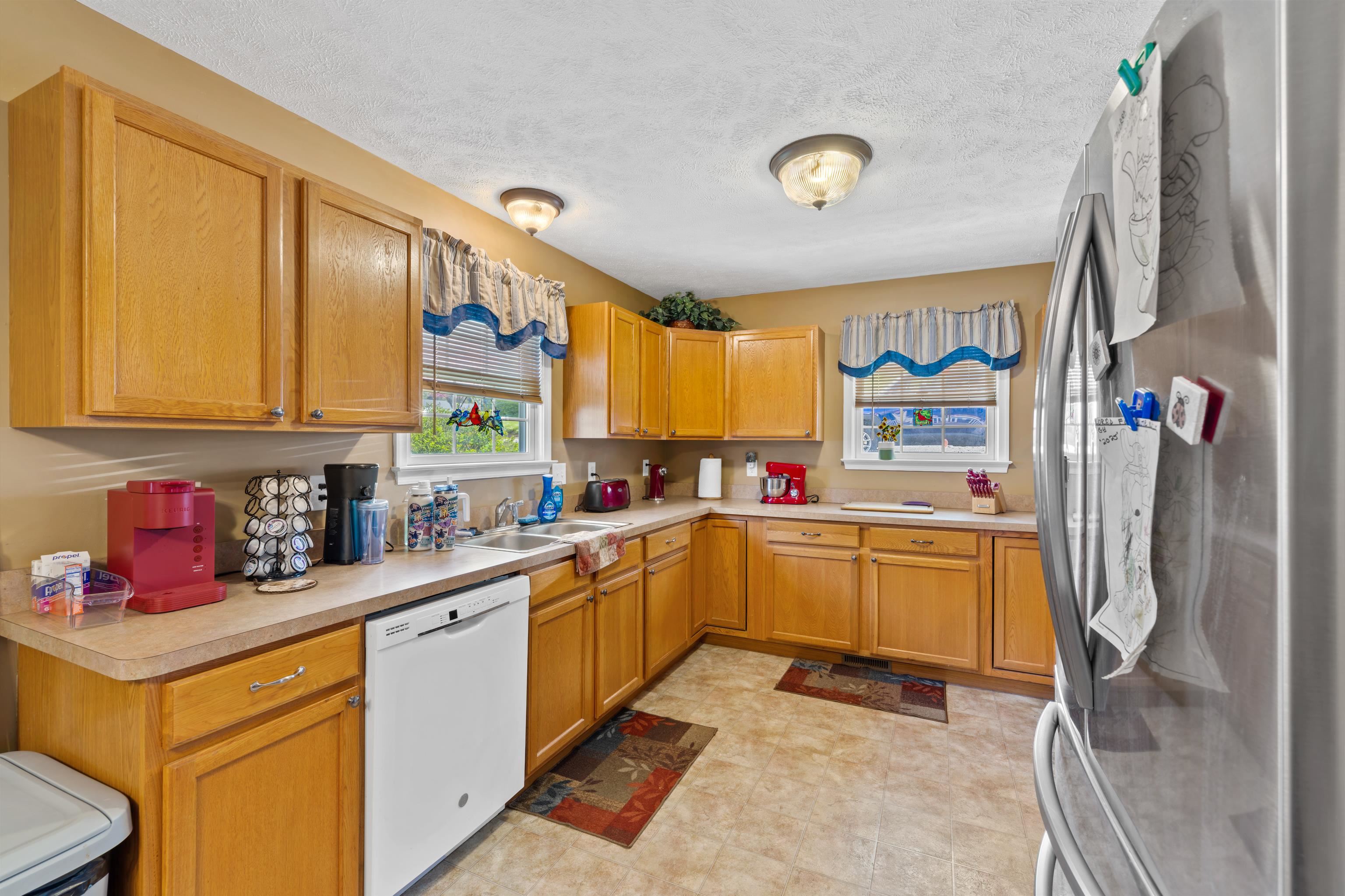 1008 MIDDLEBROOK AVE, STAUNTON, Virginia 24401, 3 Bedrooms Bedrooms, ,2 BathroomsBathrooms,Residential,1008 MIDDLEBROOK AVE,675683 MLS # 675683