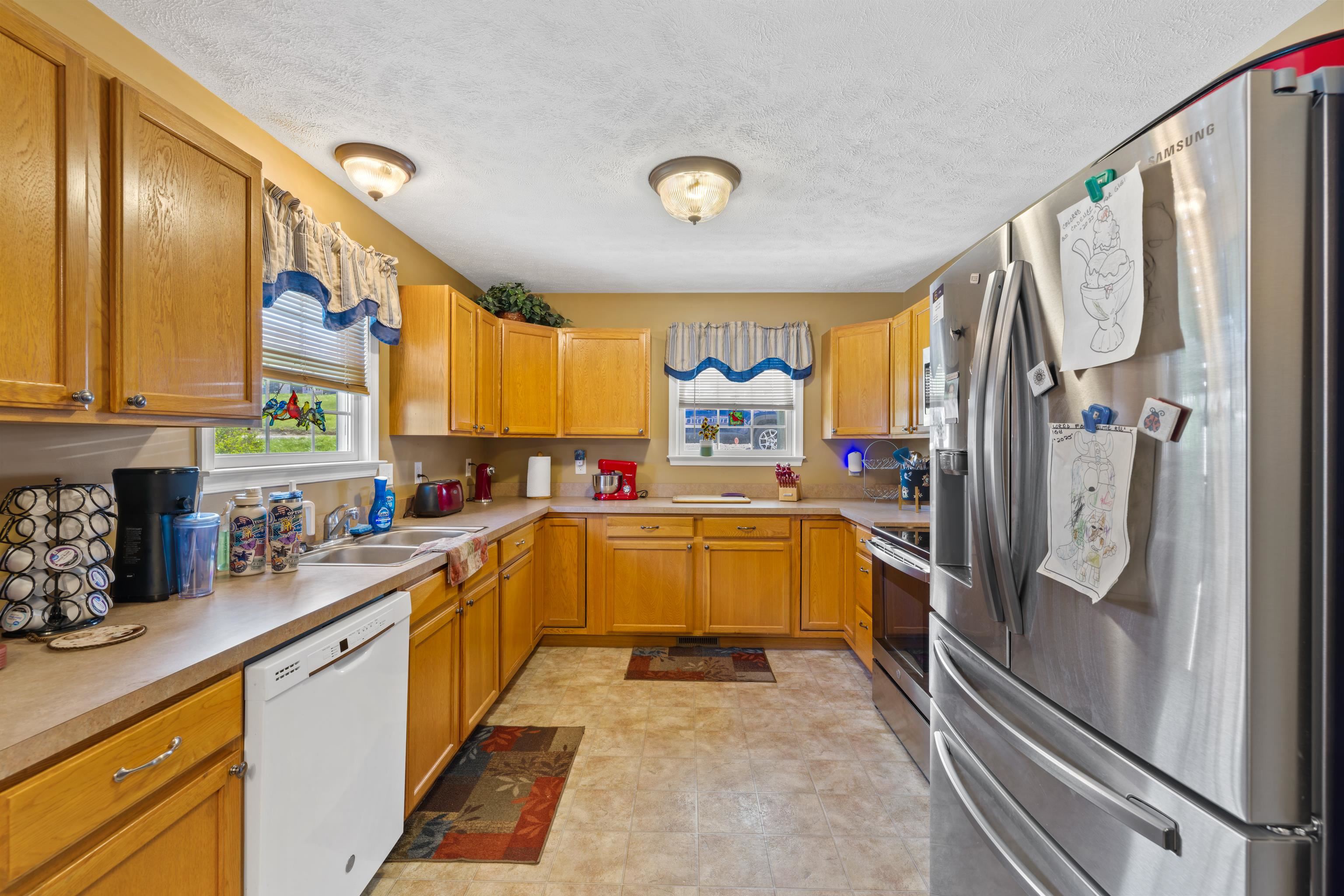 1008 MIDDLEBROOK AVE, STAUNTON, Virginia 24401, 3 Bedrooms Bedrooms, ,2 BathroomsBathrooms,Residential,1008 MIDDLEBROOK AVE,675683 MLS # 675683