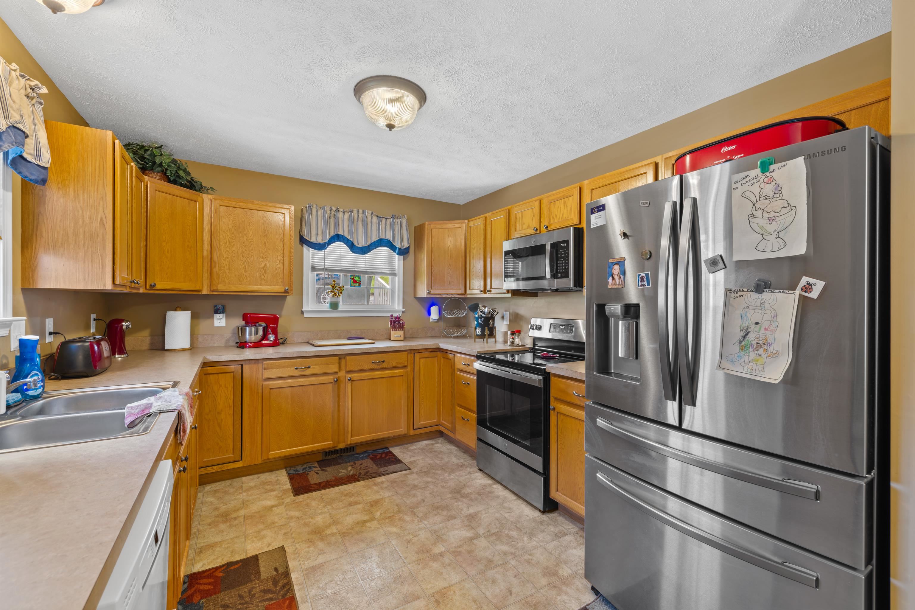 1008 MIDDLEBROOK AVE, STAUNTON, Virginia 24401, 3 Bedrooms Bedrooms, ,2 BathroomsBathrooms,Residential,1008 MIDDLEBROOK AVE,675683 MLS # 675683