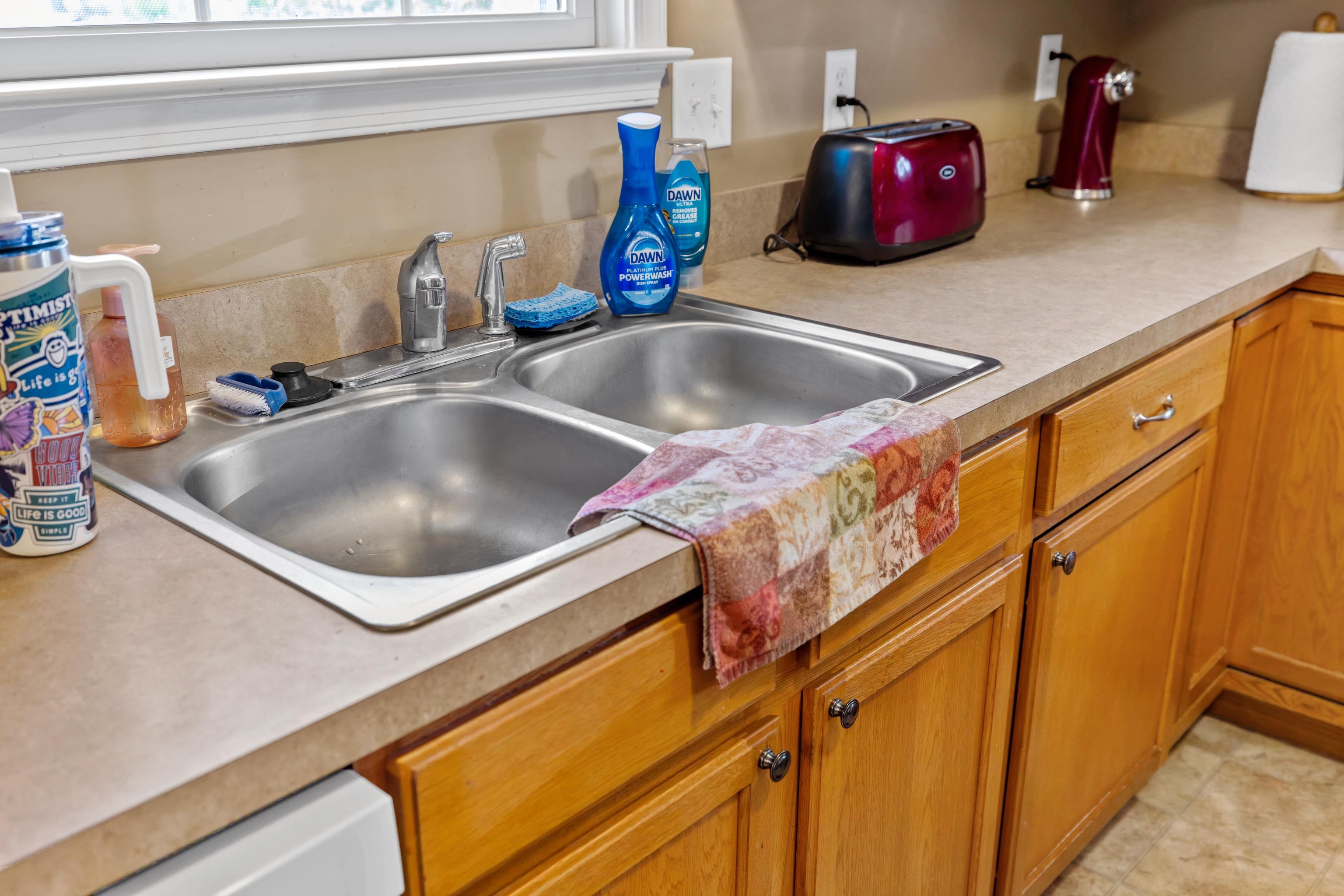 1008 MIDDLEBROOK AVE, STAUNTON, Virginia 24401, 3 Bedrooms Bedrooms, ,2 BathroomsBathrooms,Residential,1008 MIDDLEBROOK AVE,675683 MLS # 675683