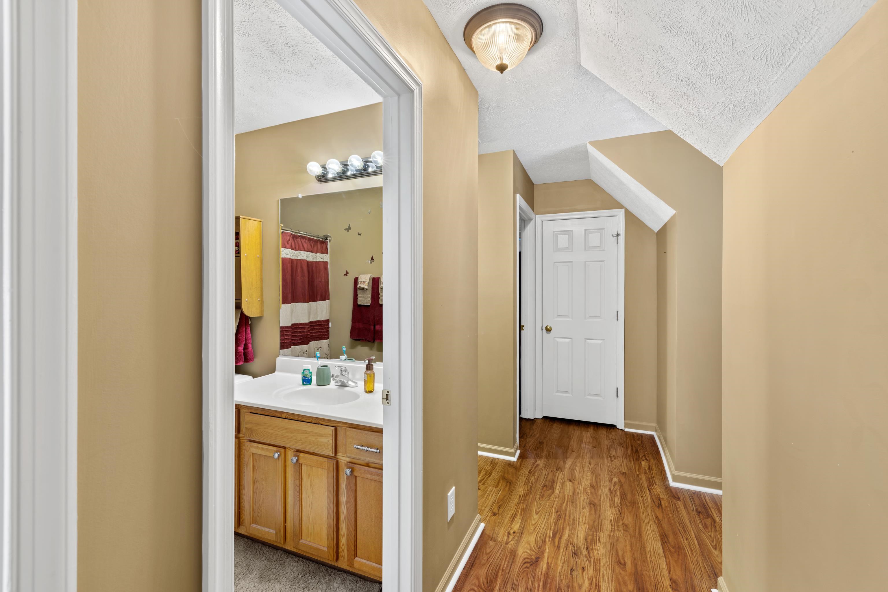 1008 MIDDLEBROOK AVE, STAUNTON, Virginia 24401, 3 Bedrooms Bedrooms, ,2 BathroomsBathrooms,Residential,1008 MIDDLEBROOK AVE,675683 MLS # 675683