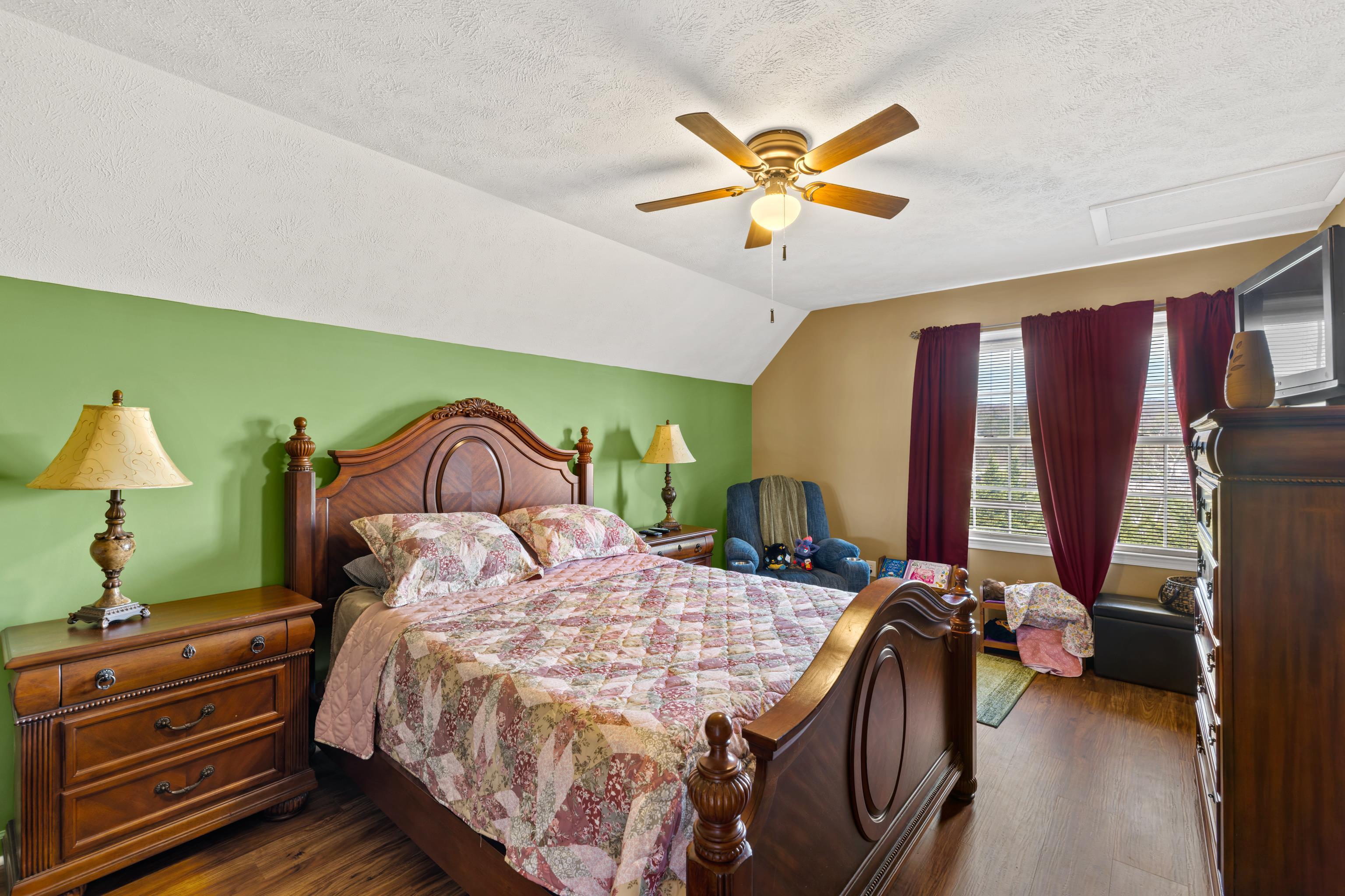 1008 MIDDLEBROOK AVE, STAUNTON, Virginia 24401, 3 Bedrooms Bedrooms, ,2 BathroomsBathrooms,Residential,1008 MIDDLEBROOK AVE,675683 MLS # 675683