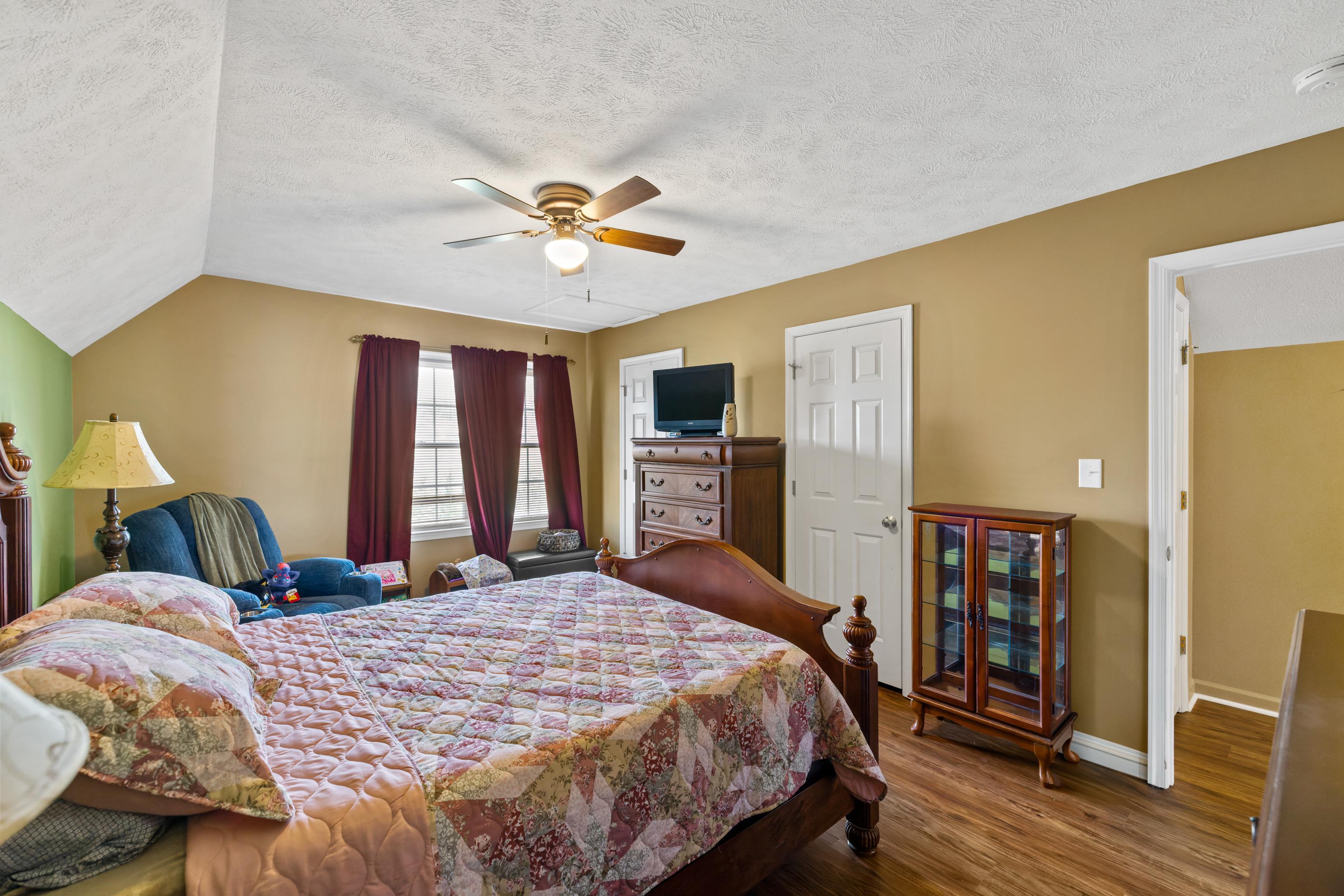 1008 MIDDLEBROOK AVE, STAUNTON, Virginia 24401, 3 Bedrooms Bedrooms, ,2 BathroomsBathrooms,Residential,1008 MIDDLEBROOK AVE,675683 MLS # 675683