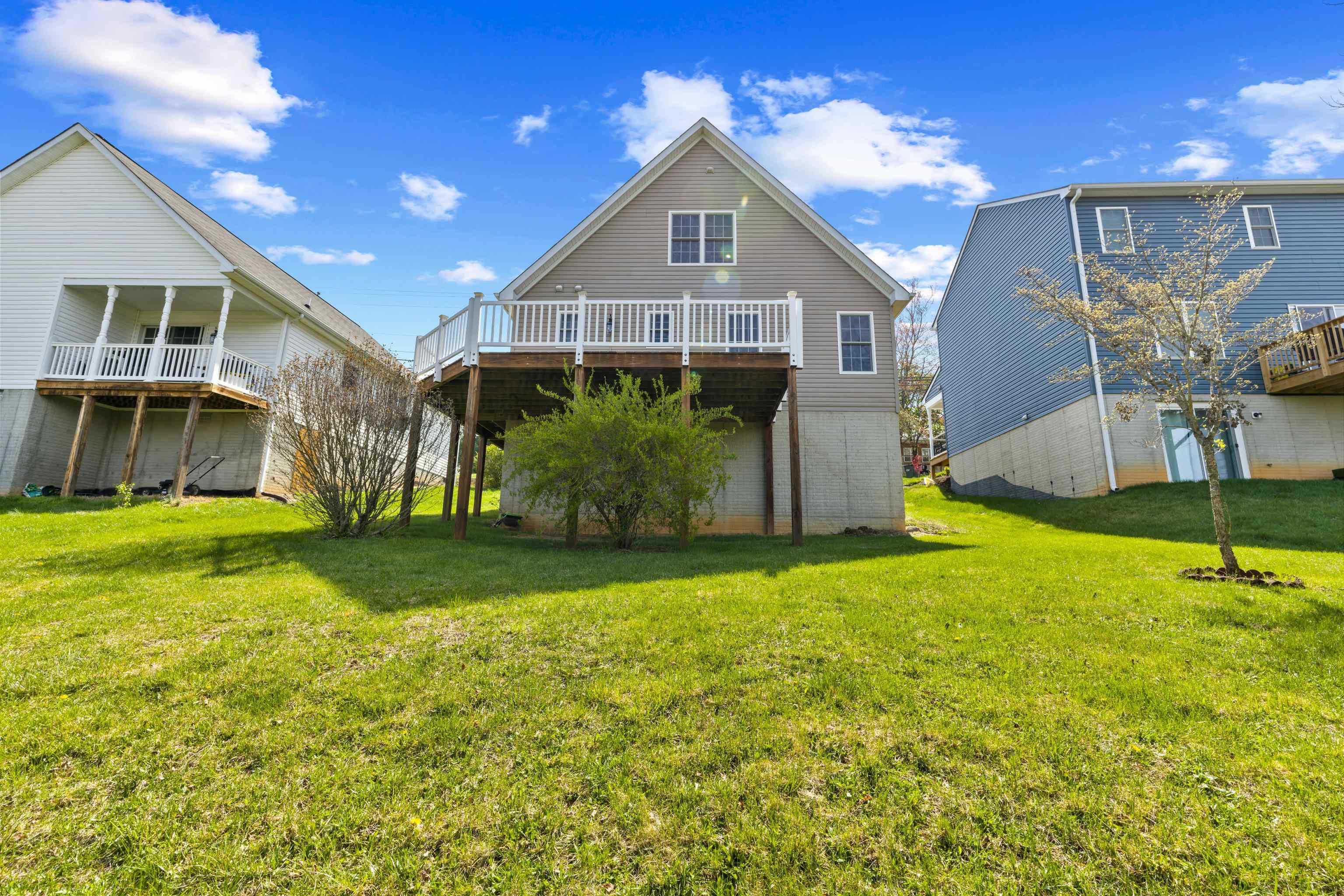 1008 MIDDLEBROOK AVE, STAUNTON, Virginia 24401, 3 Bedrooms Bedrooms, ,2 BathroomsBathrooms,Residential,1008 MIDDLEBROOK AVE,675683 MLS # 675683