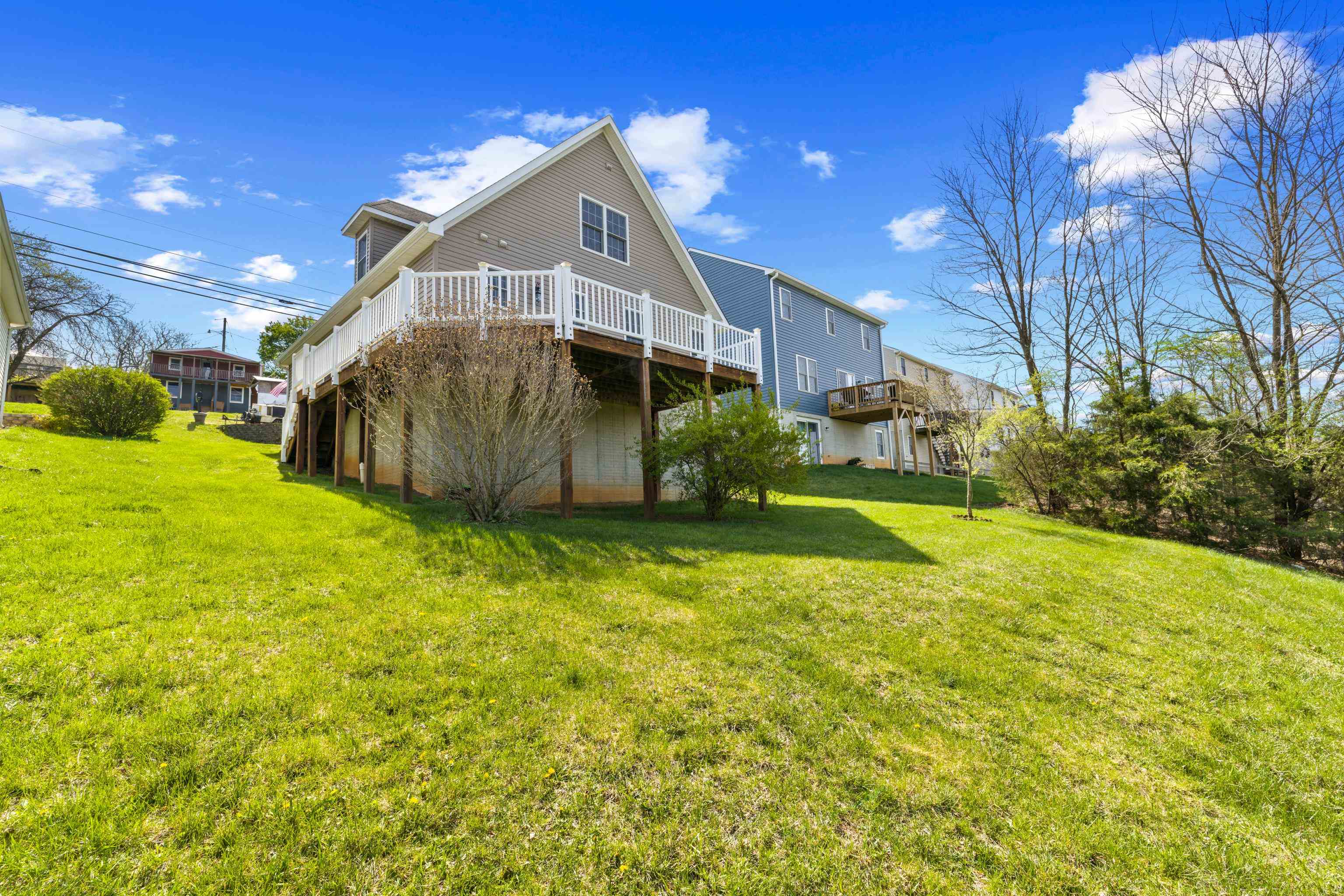 1008 MIDDLEBROOK AVE, STAUNTON, Virginia 24401, 3 Bedrooms Bedrooms, ,2 BathroomsBathrooms,Residential,1008 MIDDLEBROOK AVE,675683 MLS # 675683