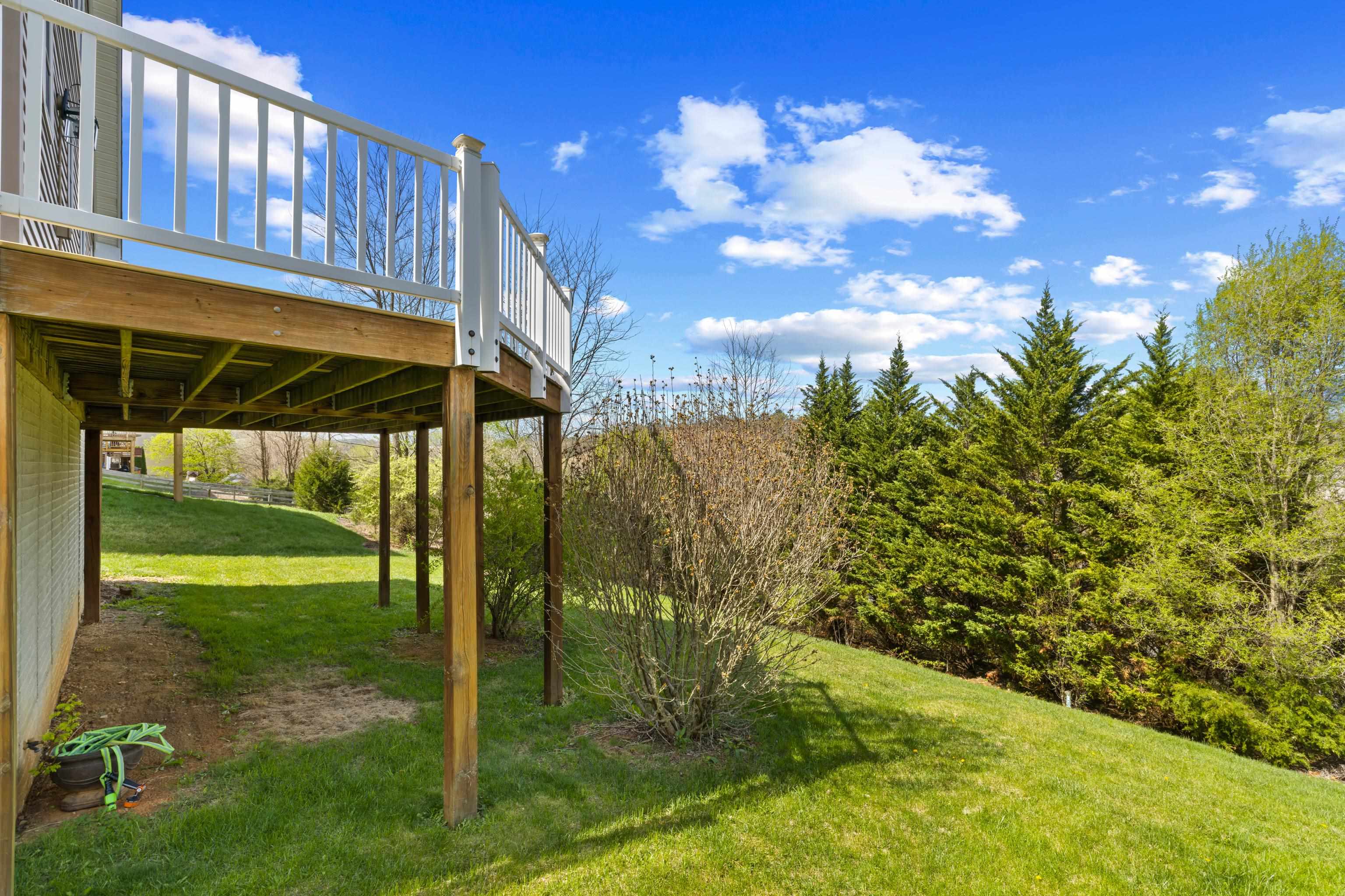 1008 MIDDLEBROOK AVE, STAUNTON, Virginia 24401, 3 Bedrooms Bedrooms, ,2 BathroomsBathrooms,Residential,1008 MIDDLEBROOK AVE,675683 MLS # 675683