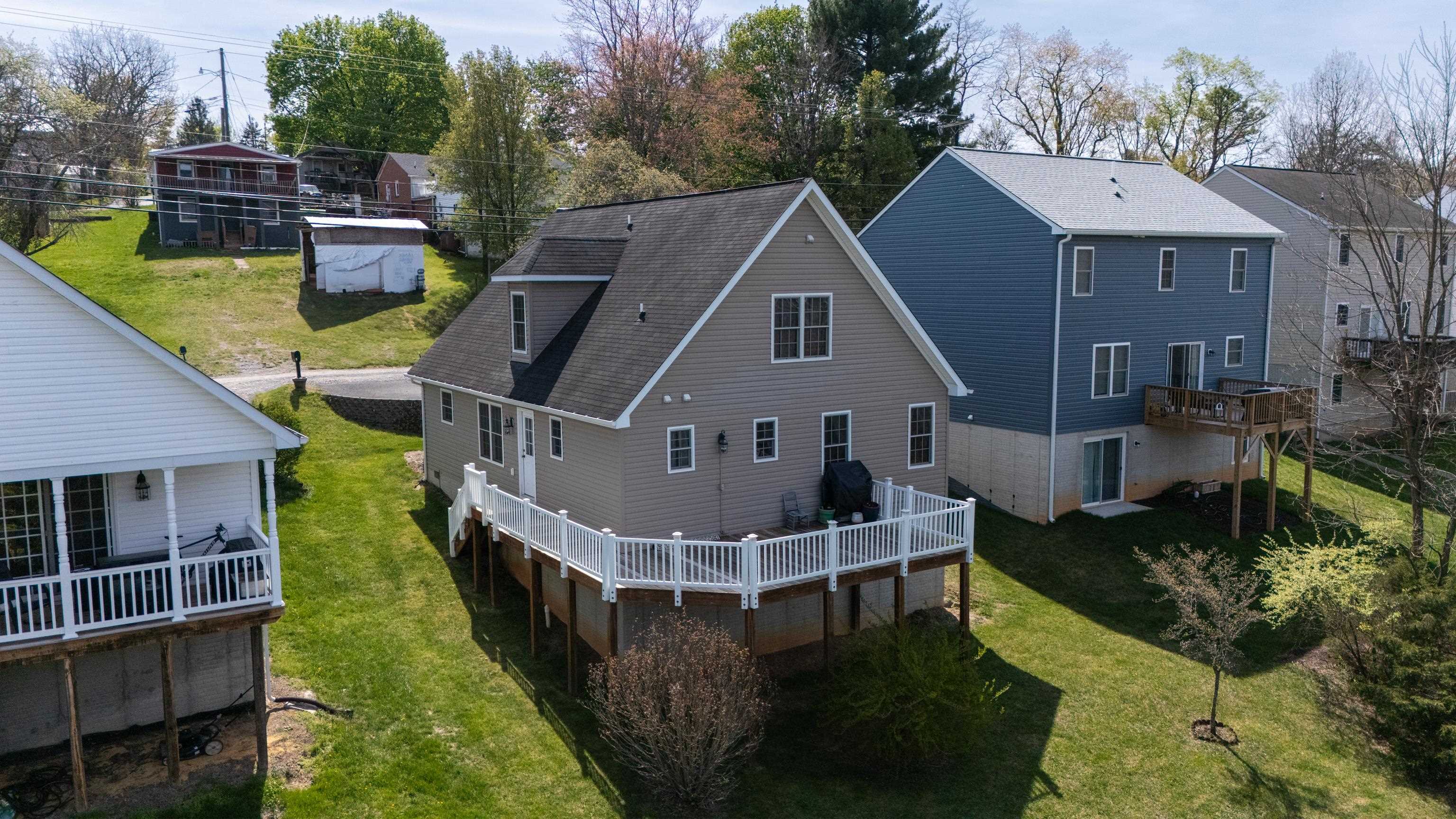 1008 MIDDLEBROOK AVE, STAUNTON, Virginia 24401, 3 Bedrooms Bedrooms, ,2 BathroomsBathrooms,Residential,1008 MIDDLEBROOK AVE,675683 MLS # 675683