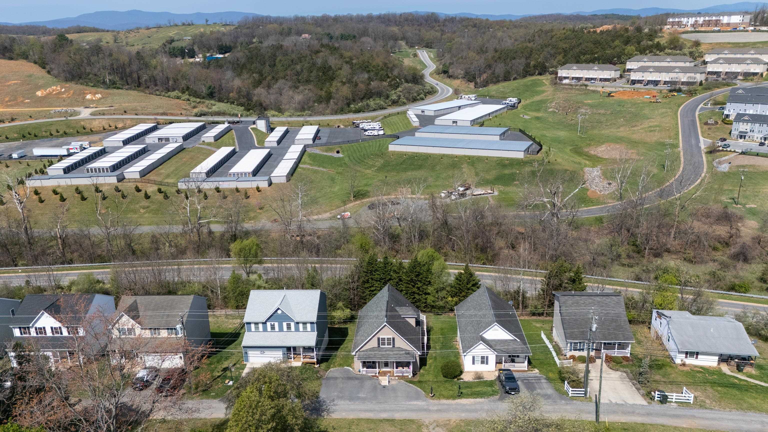 1008 MIDDLEBROOK AVE, STAUNTON, Virginia 24401, 3 Bedrooms Bedrooms, ,2 BathroomsBathrooms,Residential,1008 MIDDLEBROOK AVE,675683 MLS # 675683