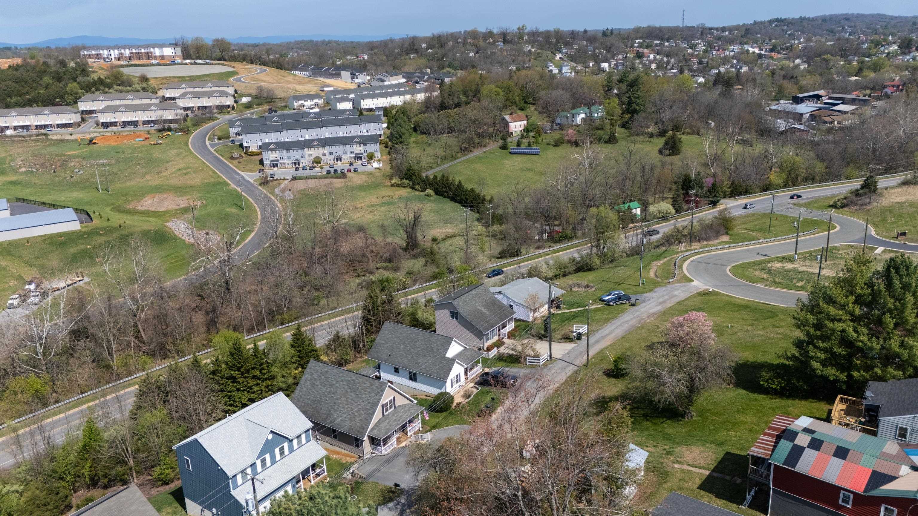 1008 MIDDLEBROOK AVE, STAUNTON, Virginia 24401, 3 Bedrooms Bedrooms, ,2 BathroomsBathrooms,Residential,1008 MIDDLEBROOK AVE,675683 MLS # 675683