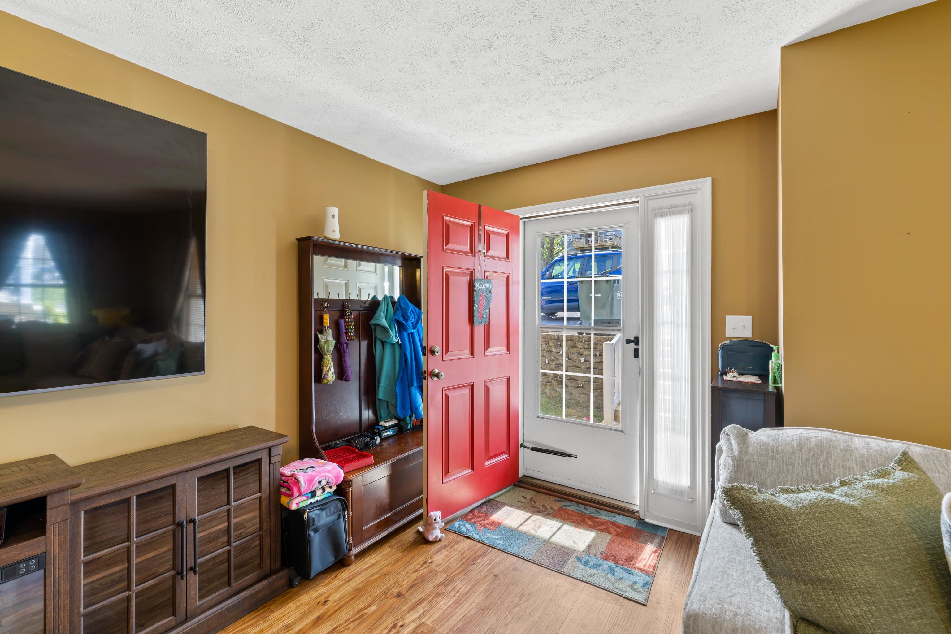 1008 MIDDLEBROOK AVE, STAUNTON, Virginia 24401, 3 Bedrooms Bedrooms, ,2 BathroomsBathrooms,Residential,1008 MIDDLEBROOK AVE,675683 MLS # 675683