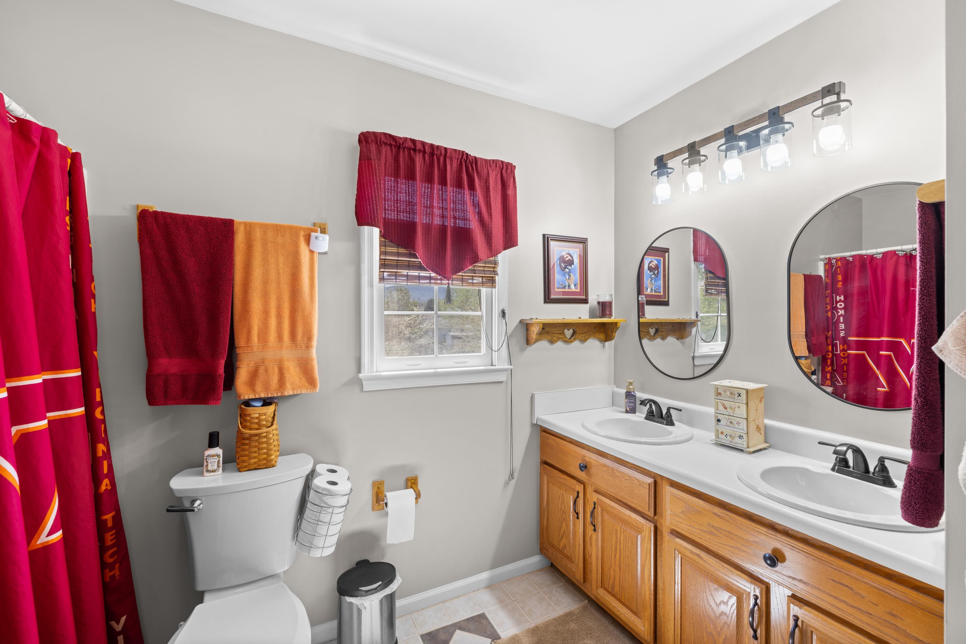 45 LEDYARD CT, STUARTS DRAFT, Virginia 24477, 5 Bedrooms Bedrooms, ,2 BathroomsBathrooms,Residential,45 LEDYARD CT,675686 MLS # 675686